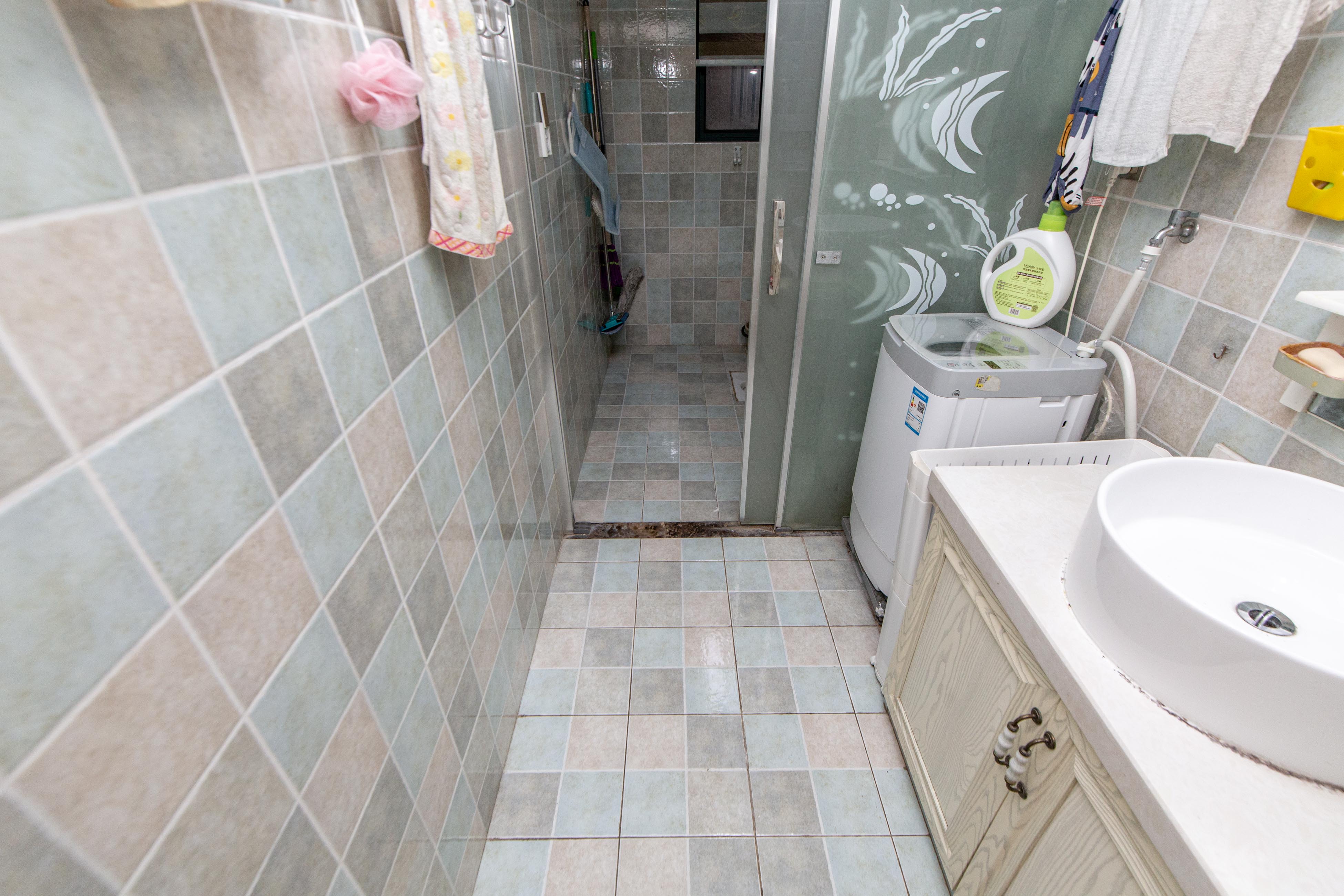 博远大厦(中南院科技综合大厦)  4室2厅2卫    169.0万卫生间