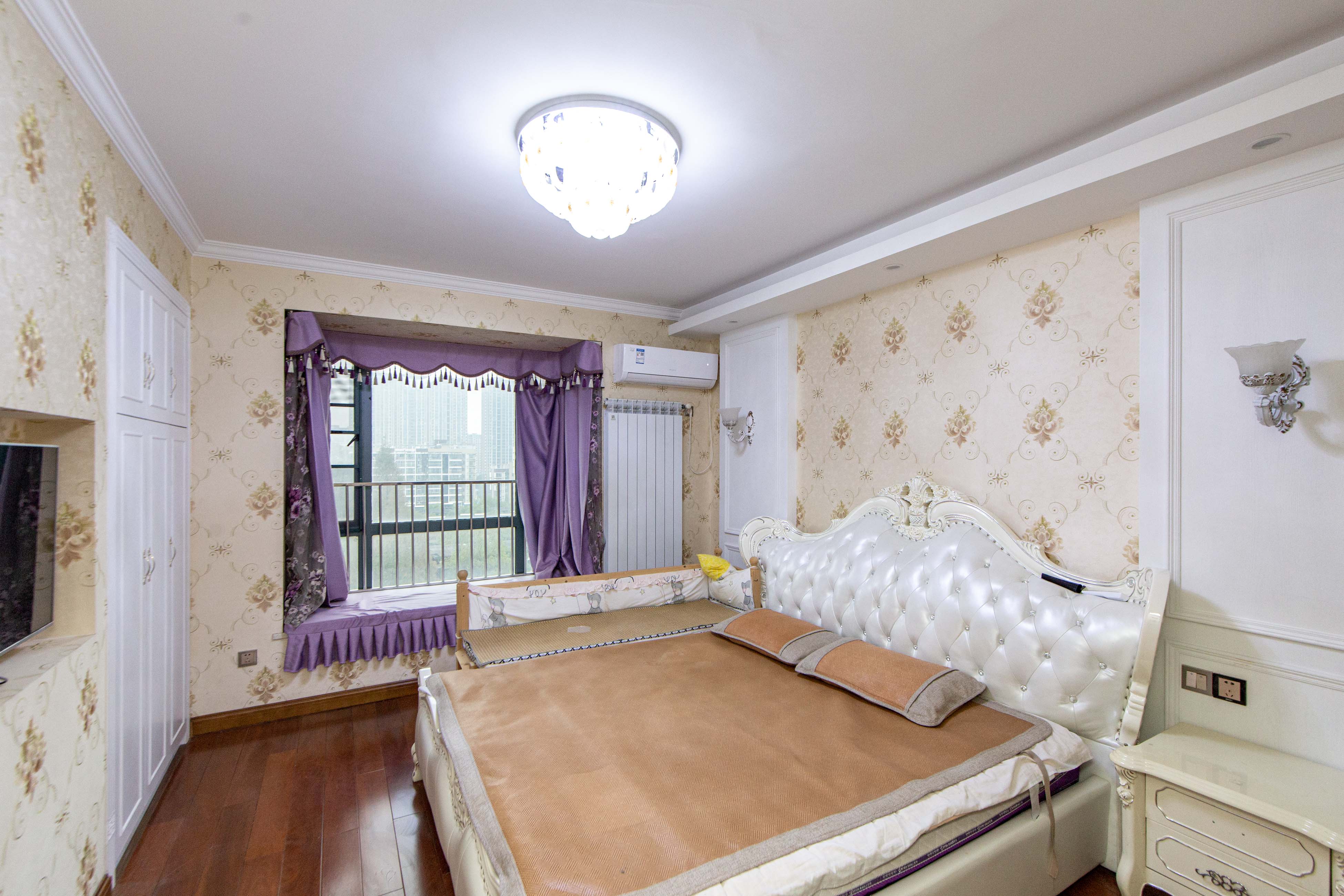 博远大厦(中南院科技综合大厦)  4室2厅2卫    169.0万卧室