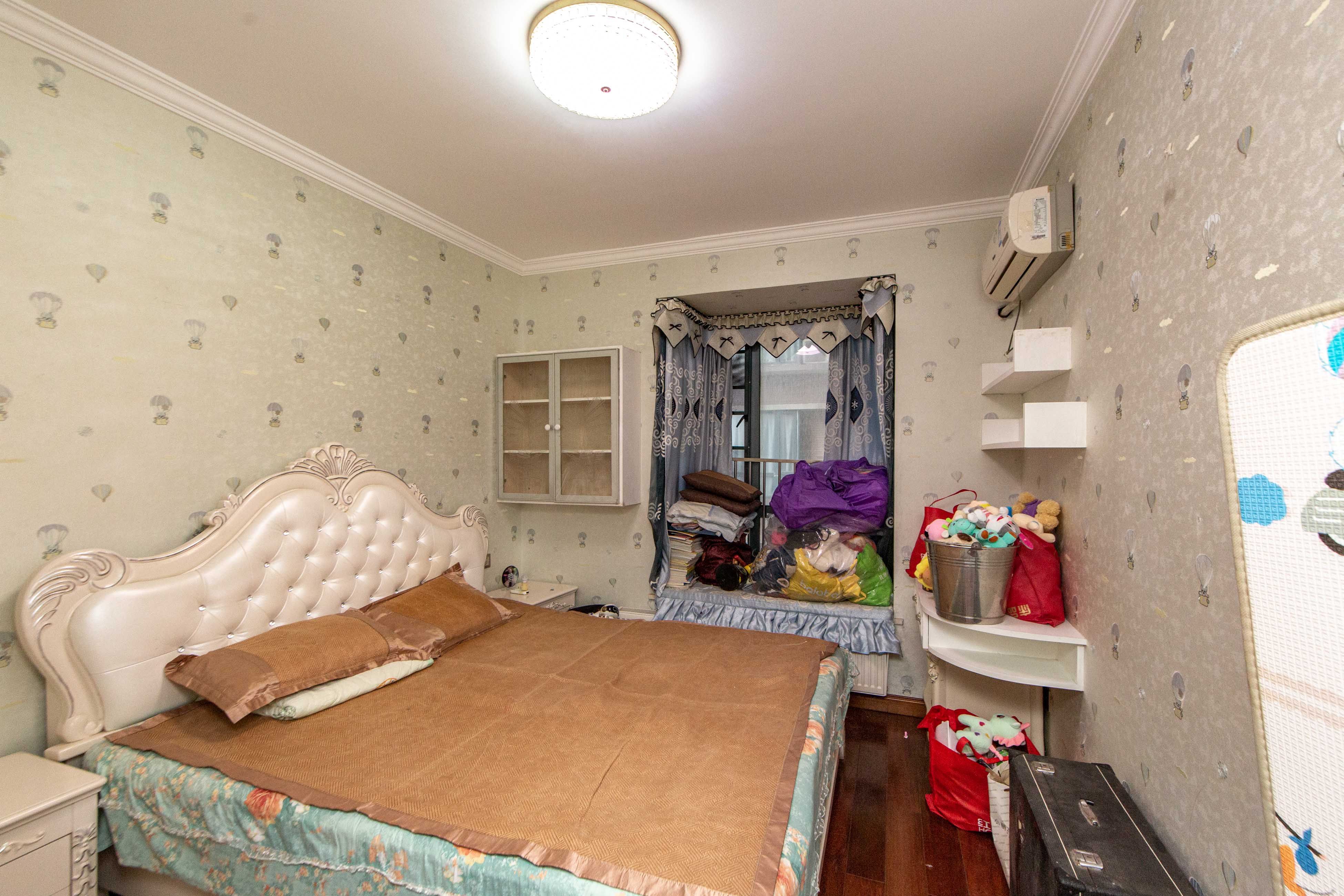 博远大厦(中南院科技综合大厦)  4室2厅2卫    169.0万卧室