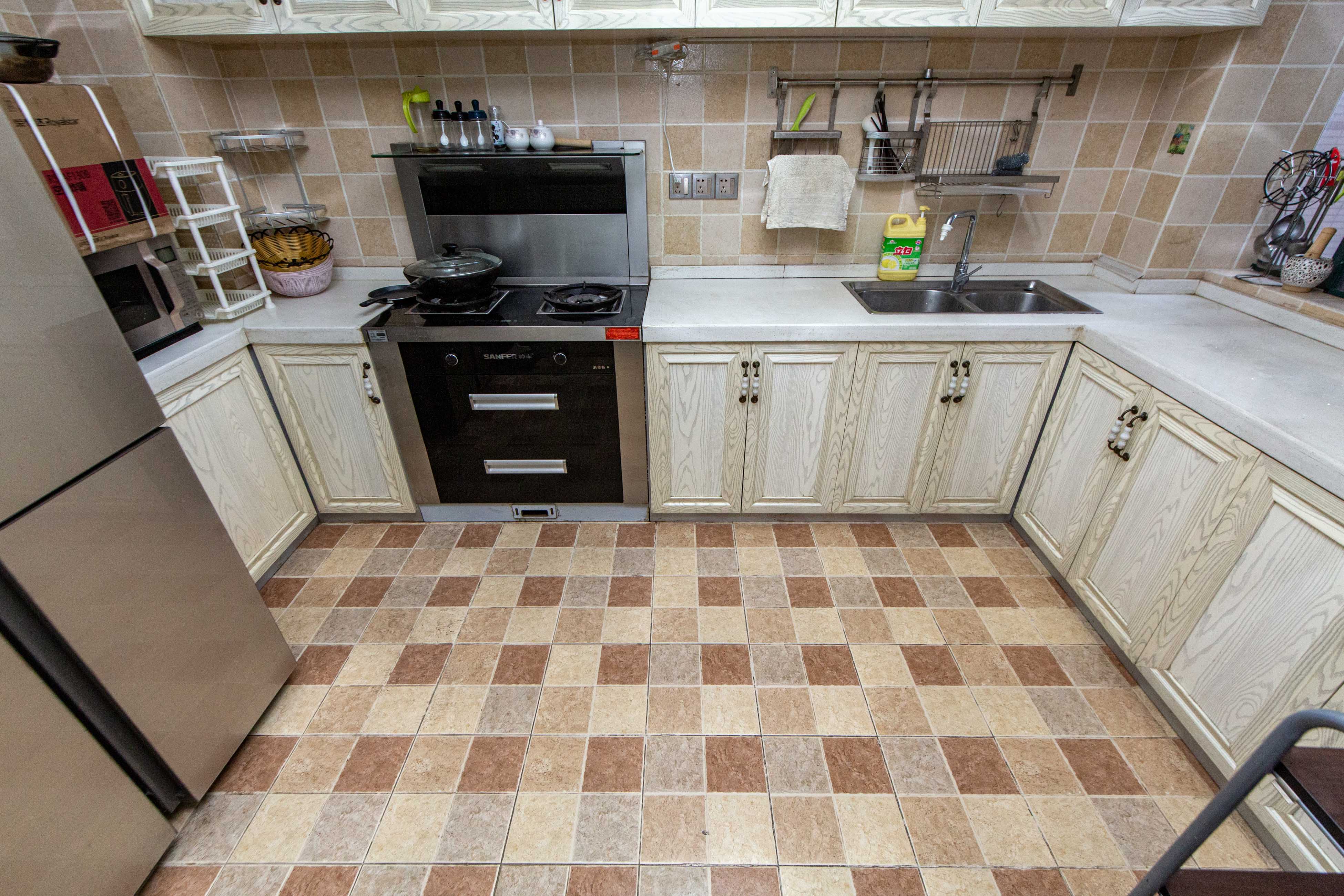 博远大厦(中南院科技综合大厦)  4室2厅2卫    169.0万厨房