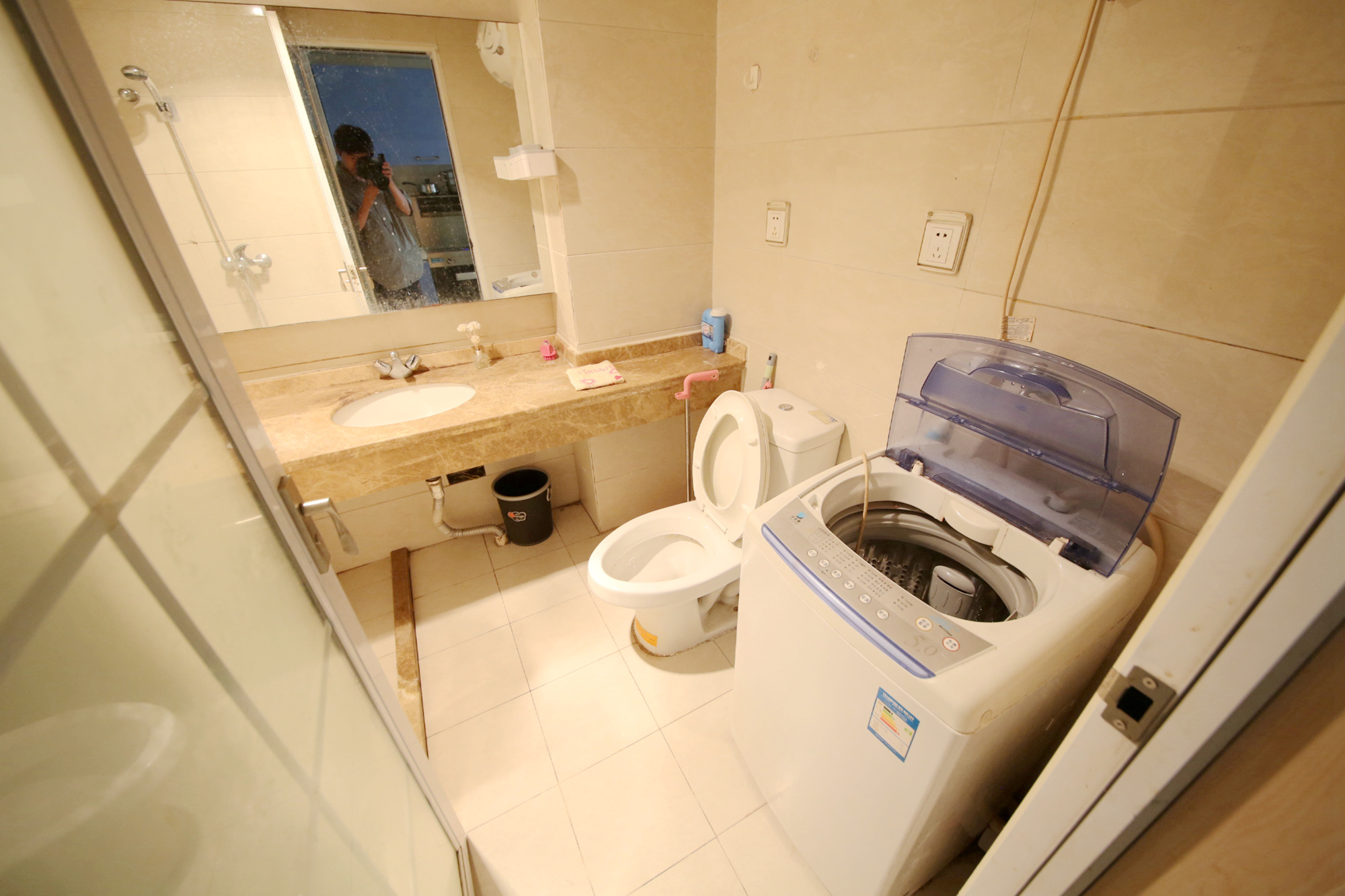 西子一间  1室1厅1卫    34.99万卫生间