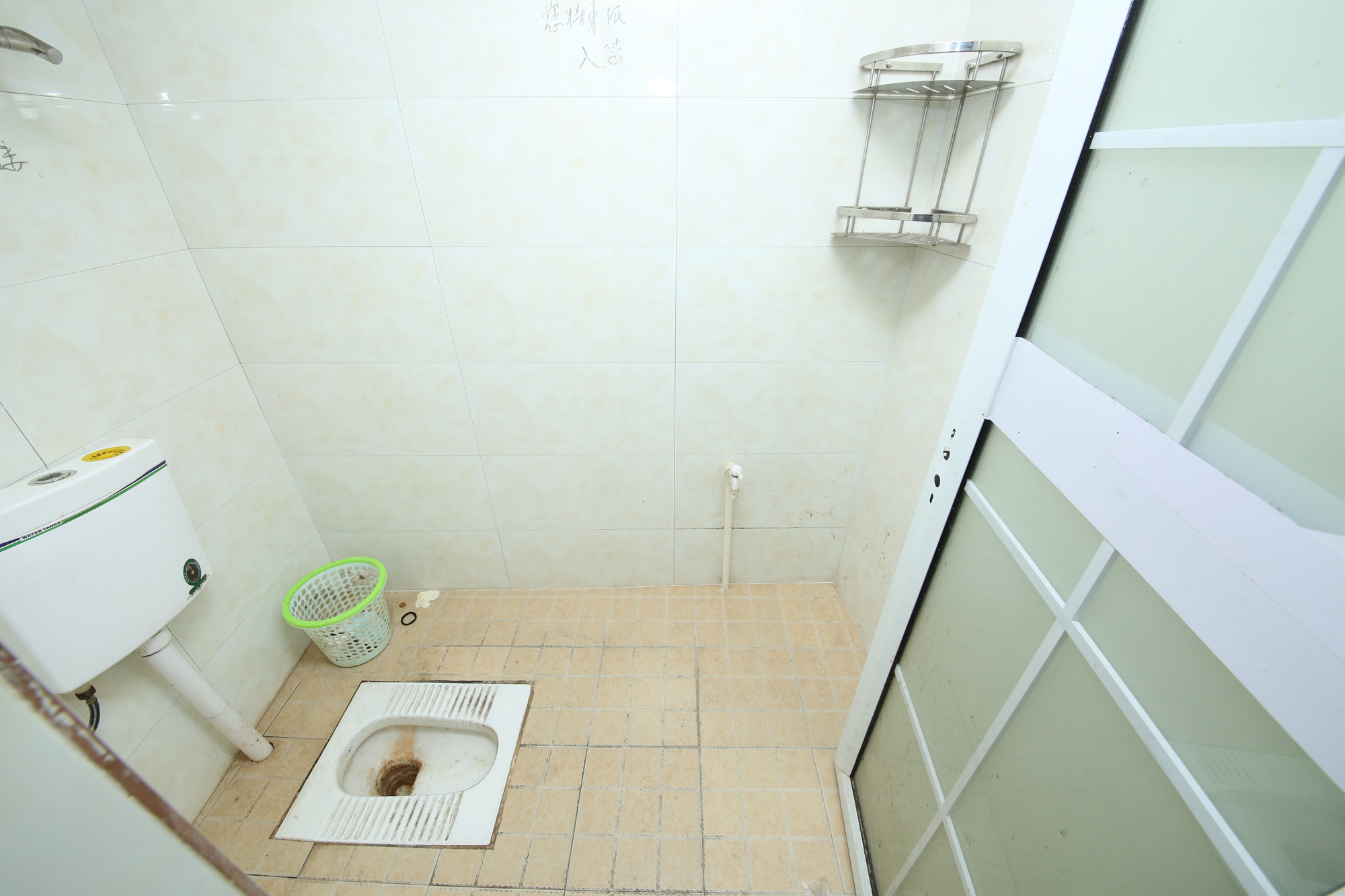 盐道坪社区  4室2厅1卫   135.60万卫生间