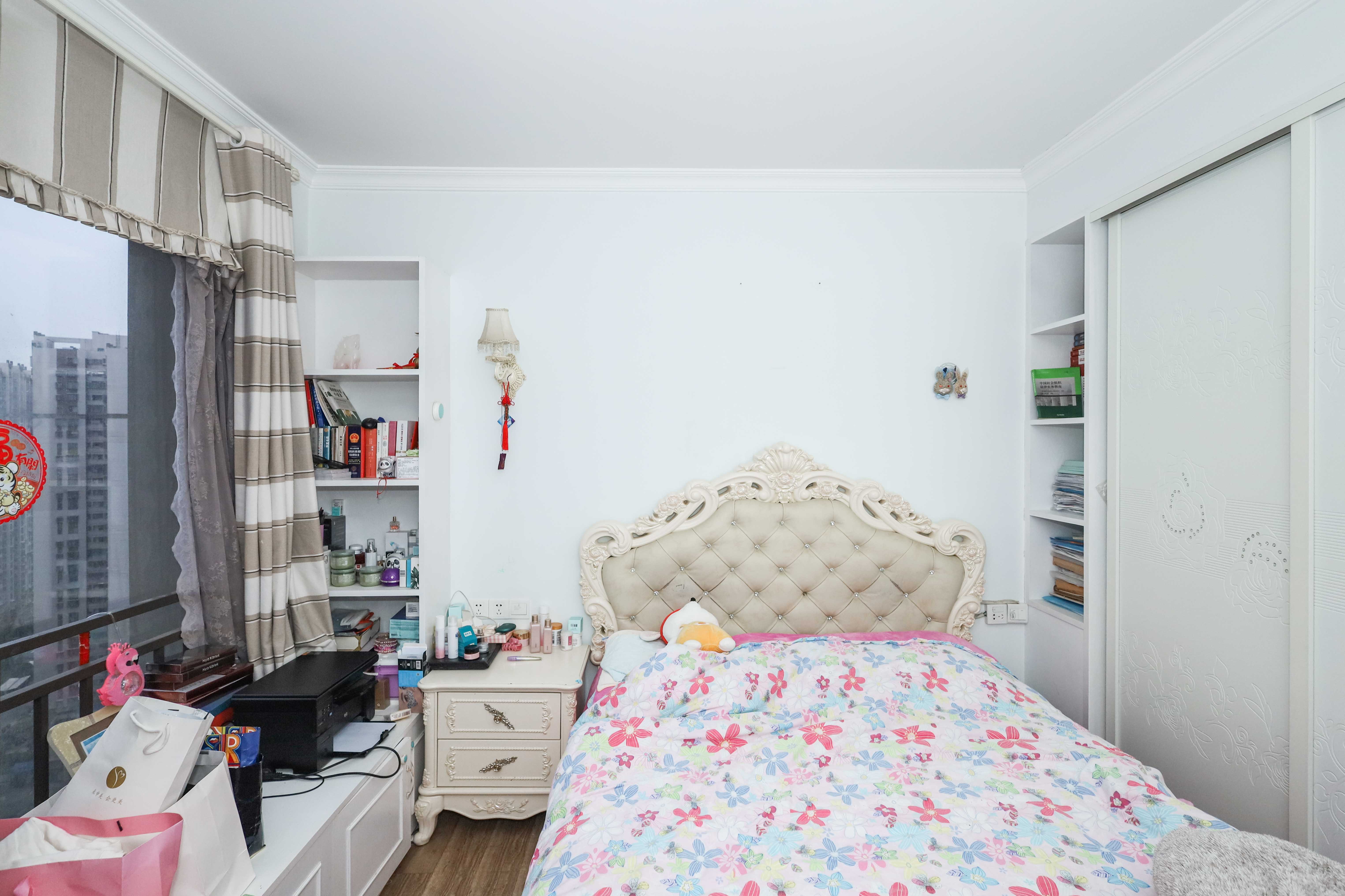 旭辉御府  3室2厅1卫    136.0万卧室