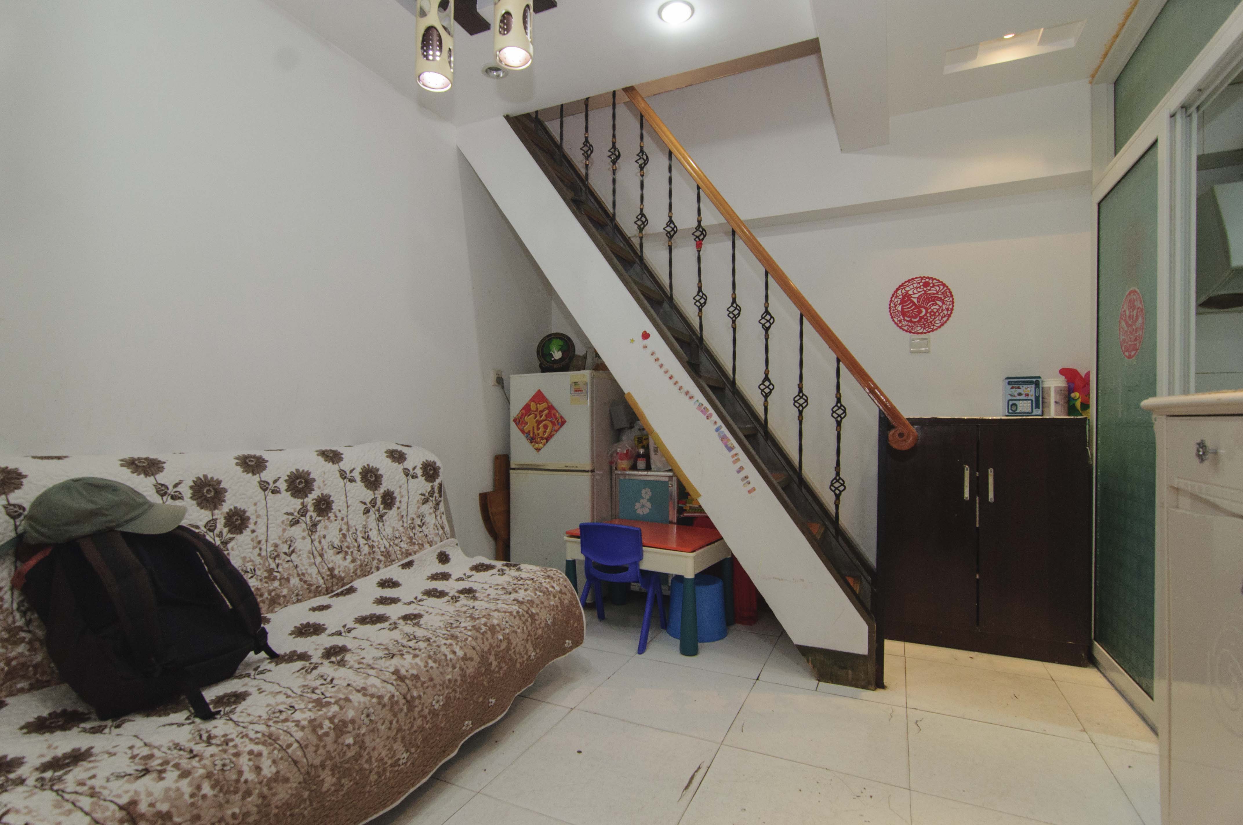 在水一方  1室1厅1卫    27.0万客厅