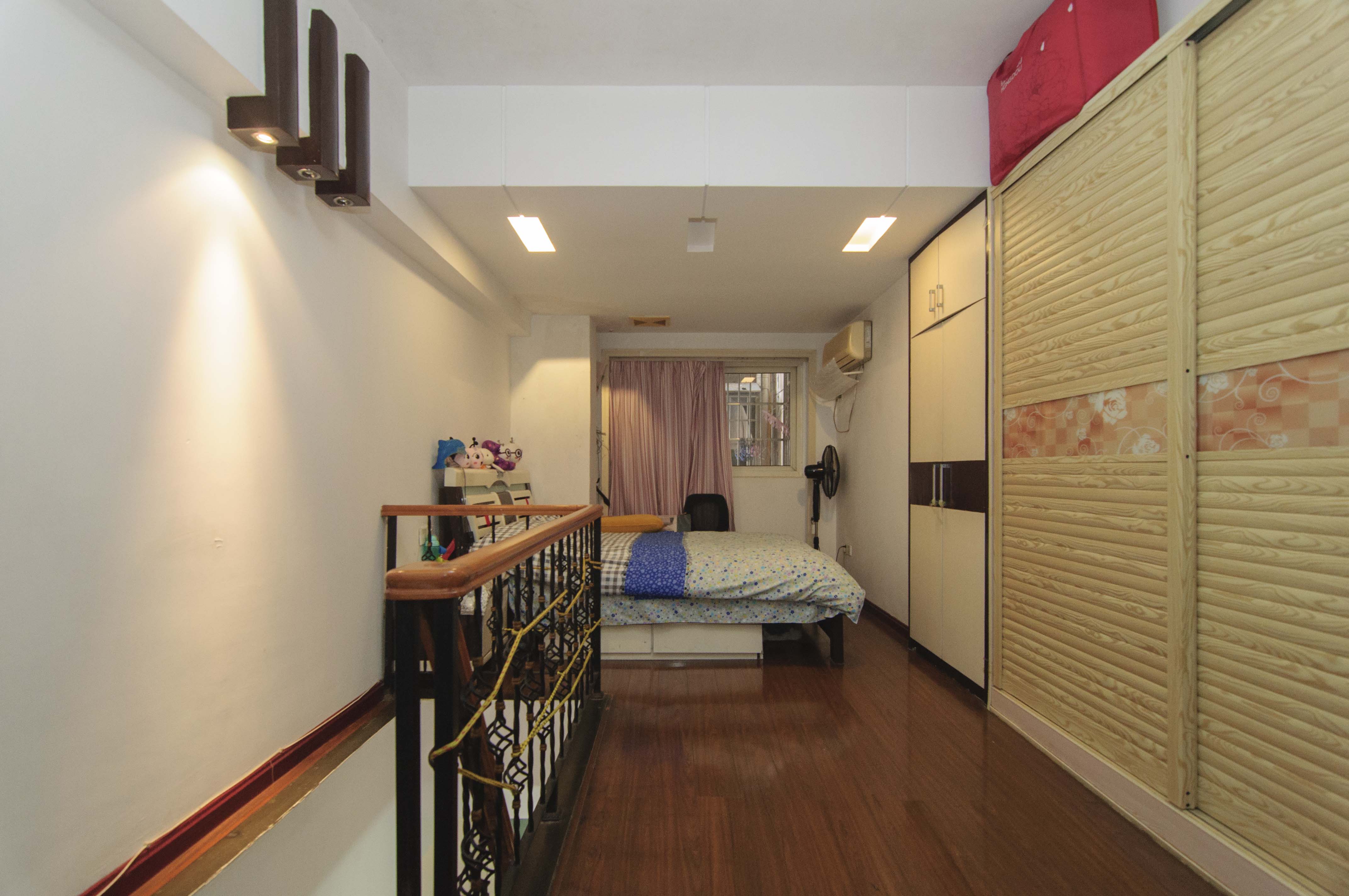 在水一方  1室1厅1卫    27.0万卧室