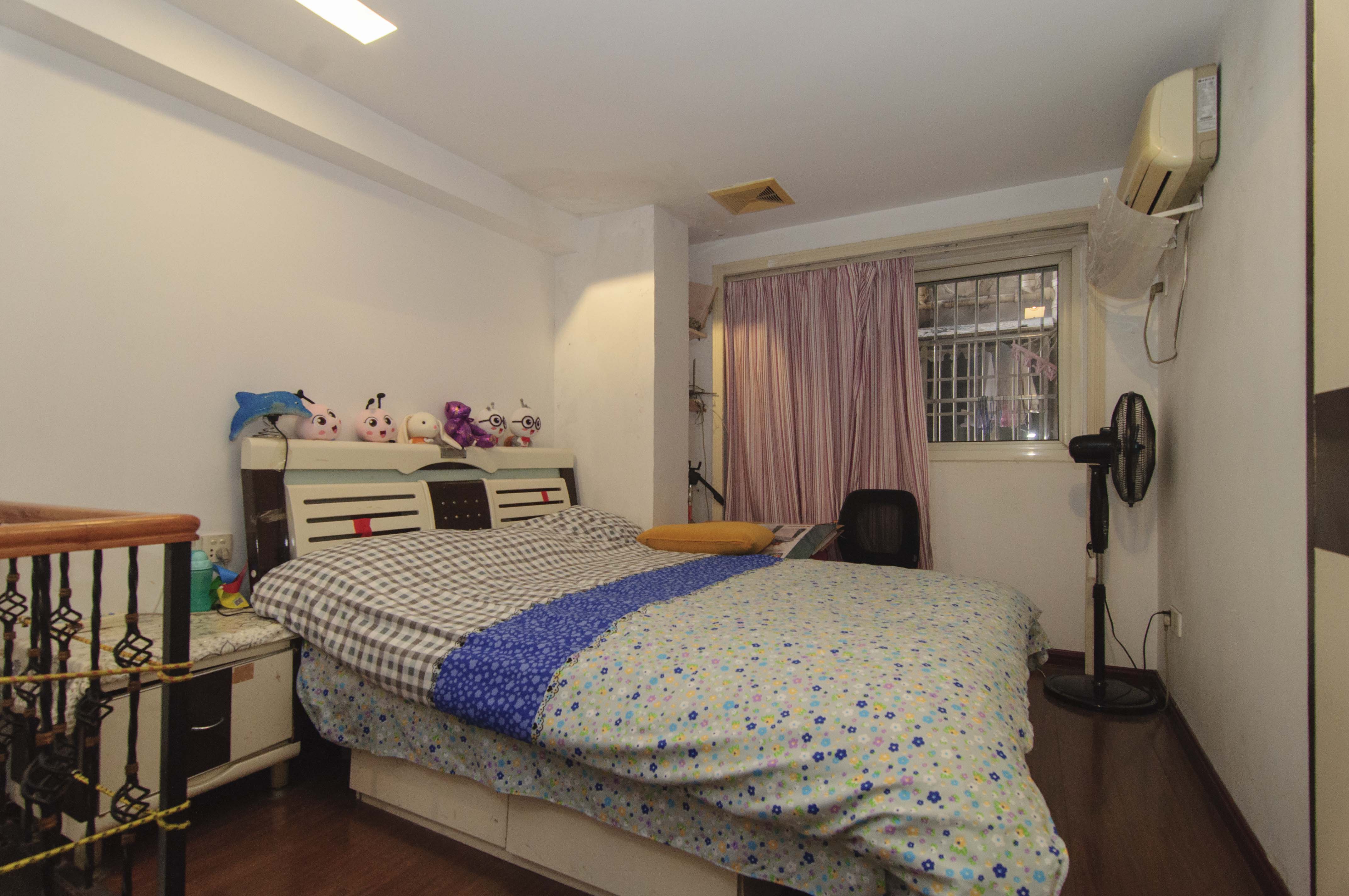 在水一方  1室1厅1卫    27.0万卧室