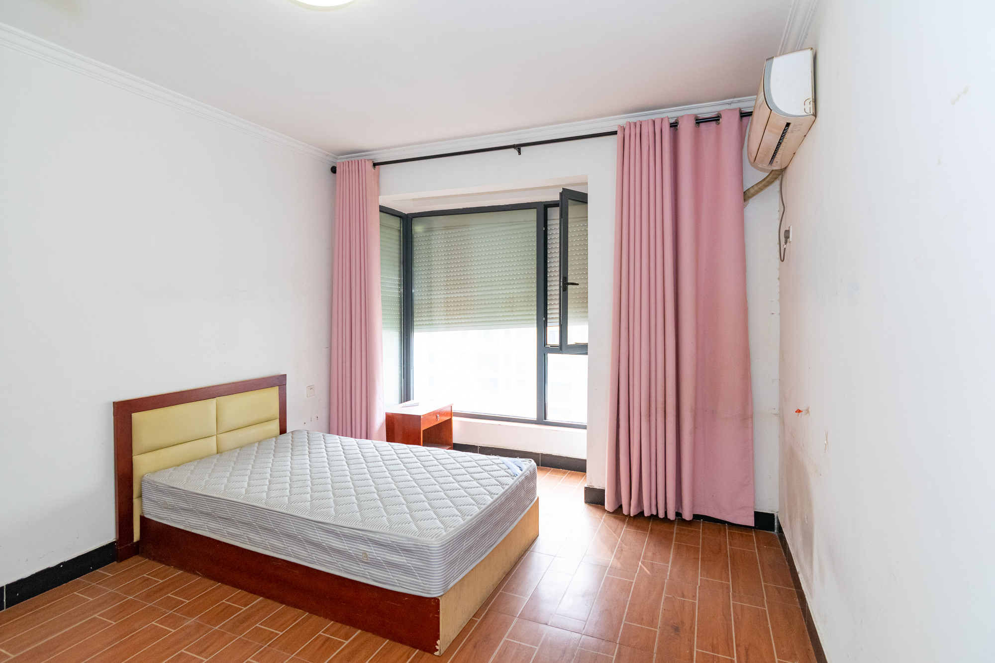 明发国际城 4室2厅2卫 106.0万 明发国际城 4室2厅2卫 106.0万卧室