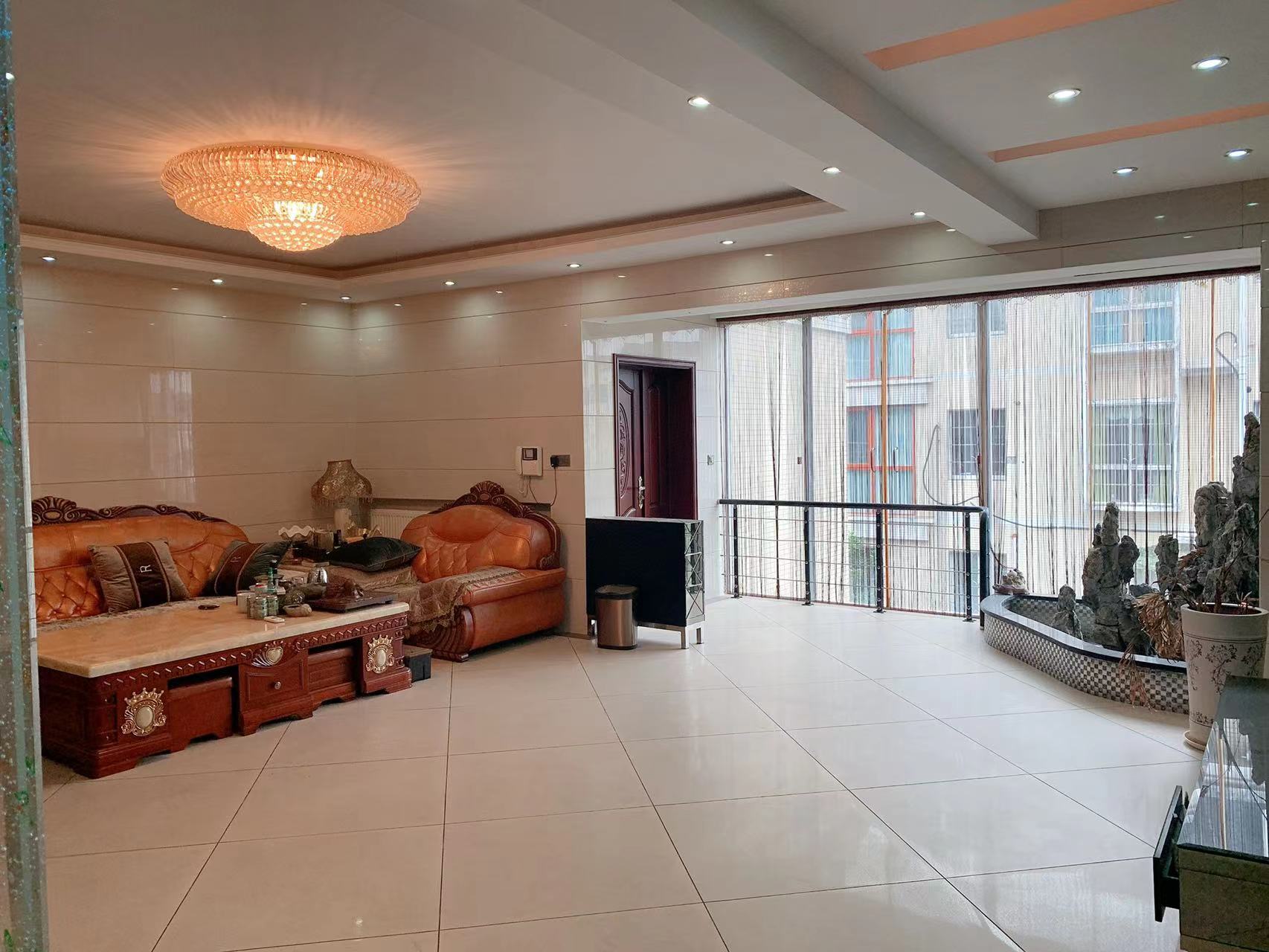 书湘里 6室2厅1卫 150.00万 书湘里 6室2厅1卫 150.00万室内图