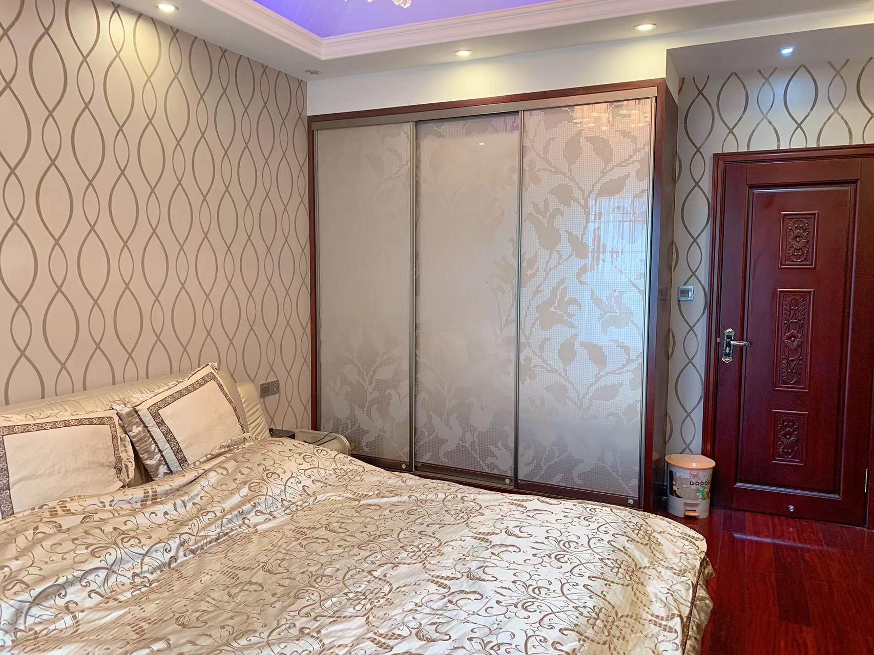 书湘里 6室2厅1卫 150.00万 书湘里 6室2厅1卫 150.00万室内图