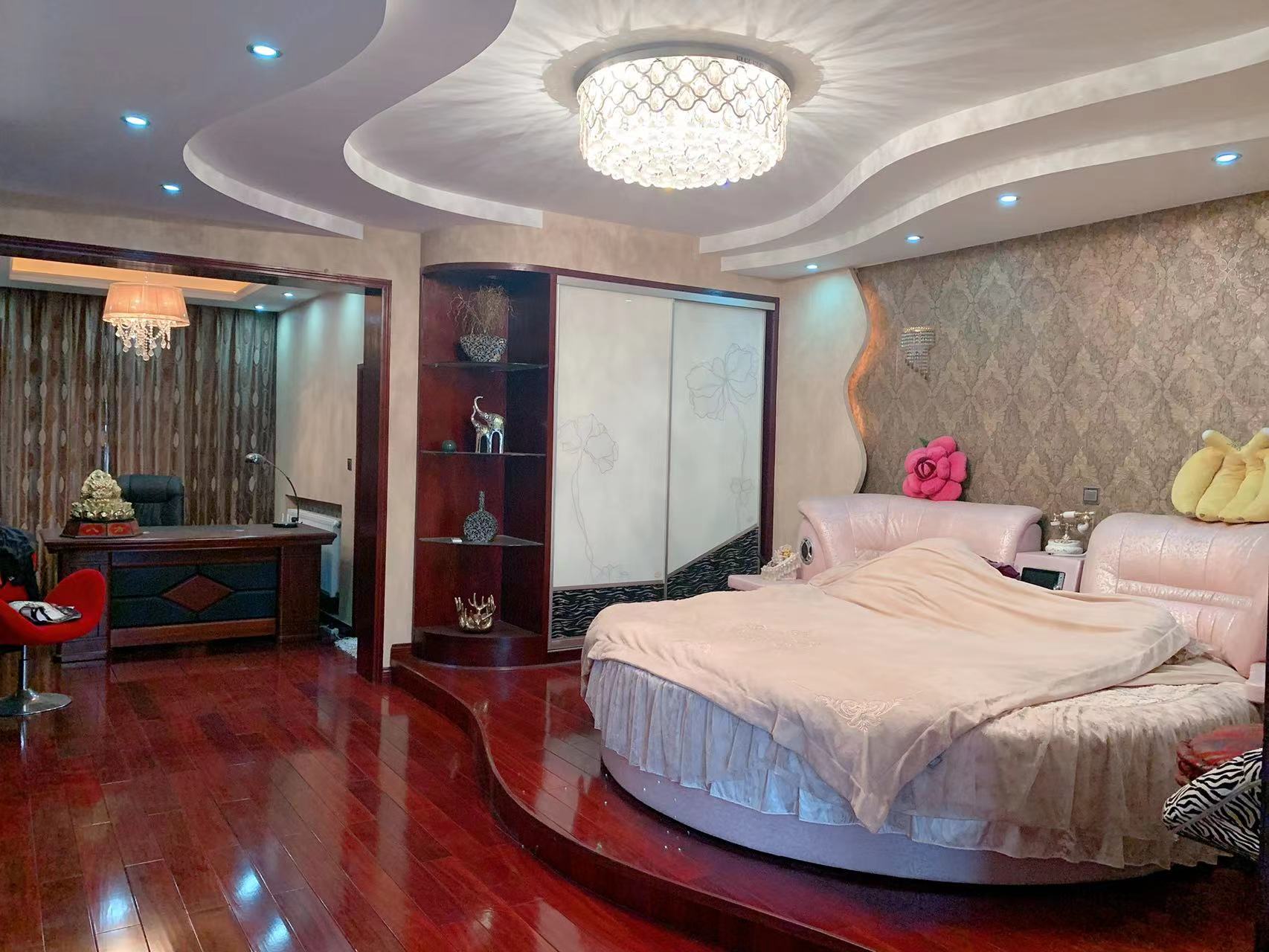 书湘里 6室2厅1卫 150.00万 书湘里 6室2厅1卫 150.00万室内图