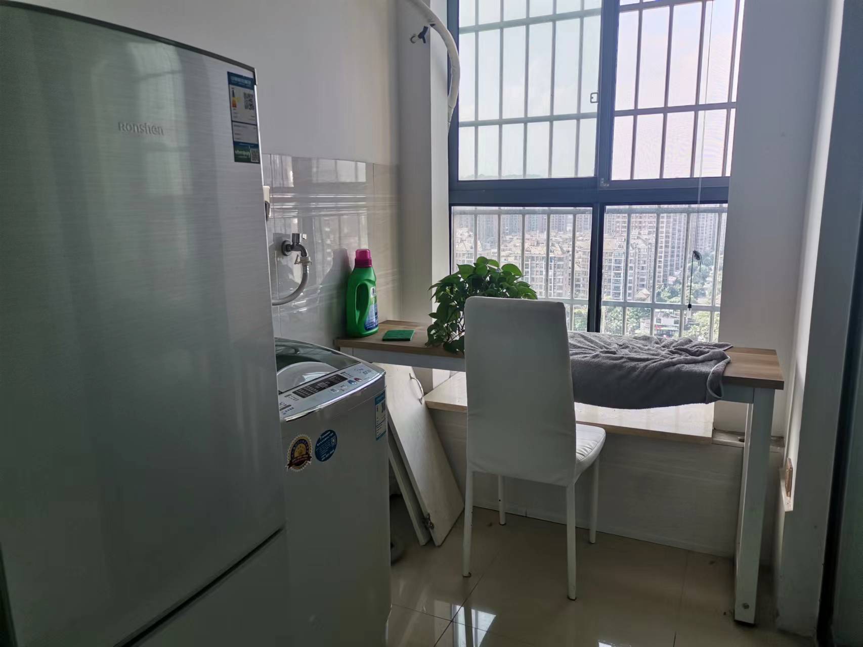 中建御山和苑 1室1厅1卫 28.0万 中建御山和苑 1室1厅1卫 28.0万室内图