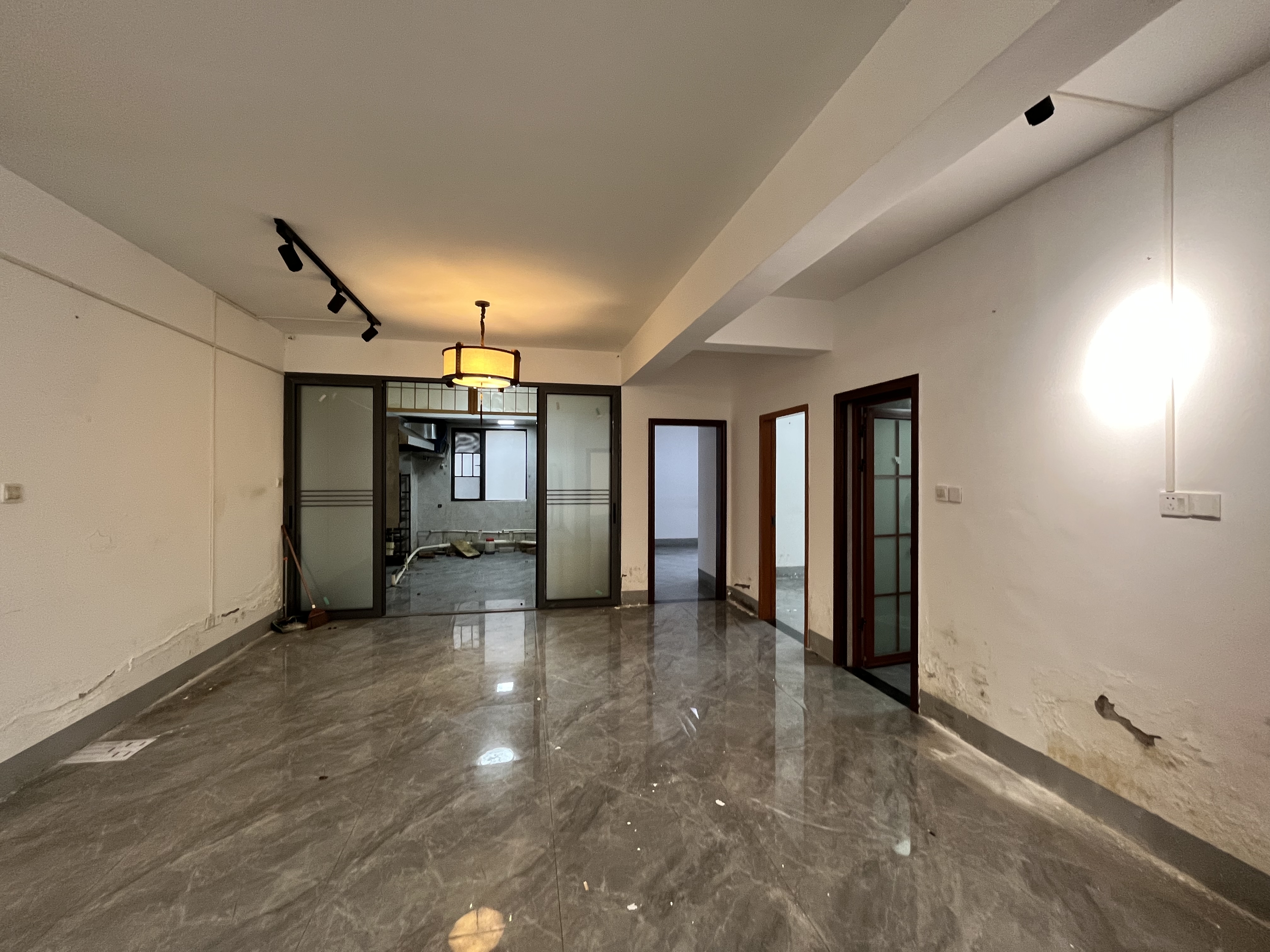 奥园养生城 4室2厅2卫 180.0万 奥园养生城 4室2厅2卫 180.0万室内图