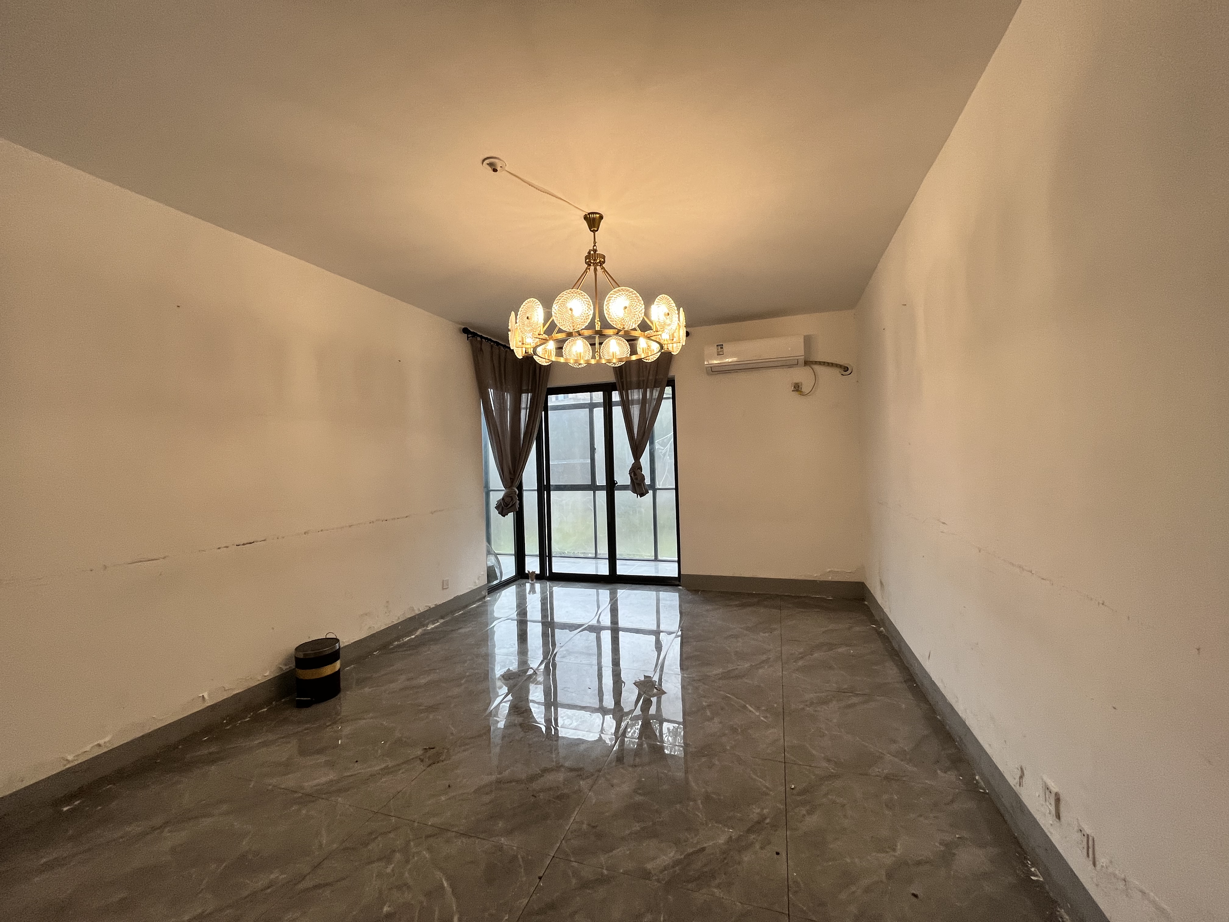 奥园养生城 4室2厅2卫 180.0万 奥园养生城 4室2厅2卫 180.0万室内图