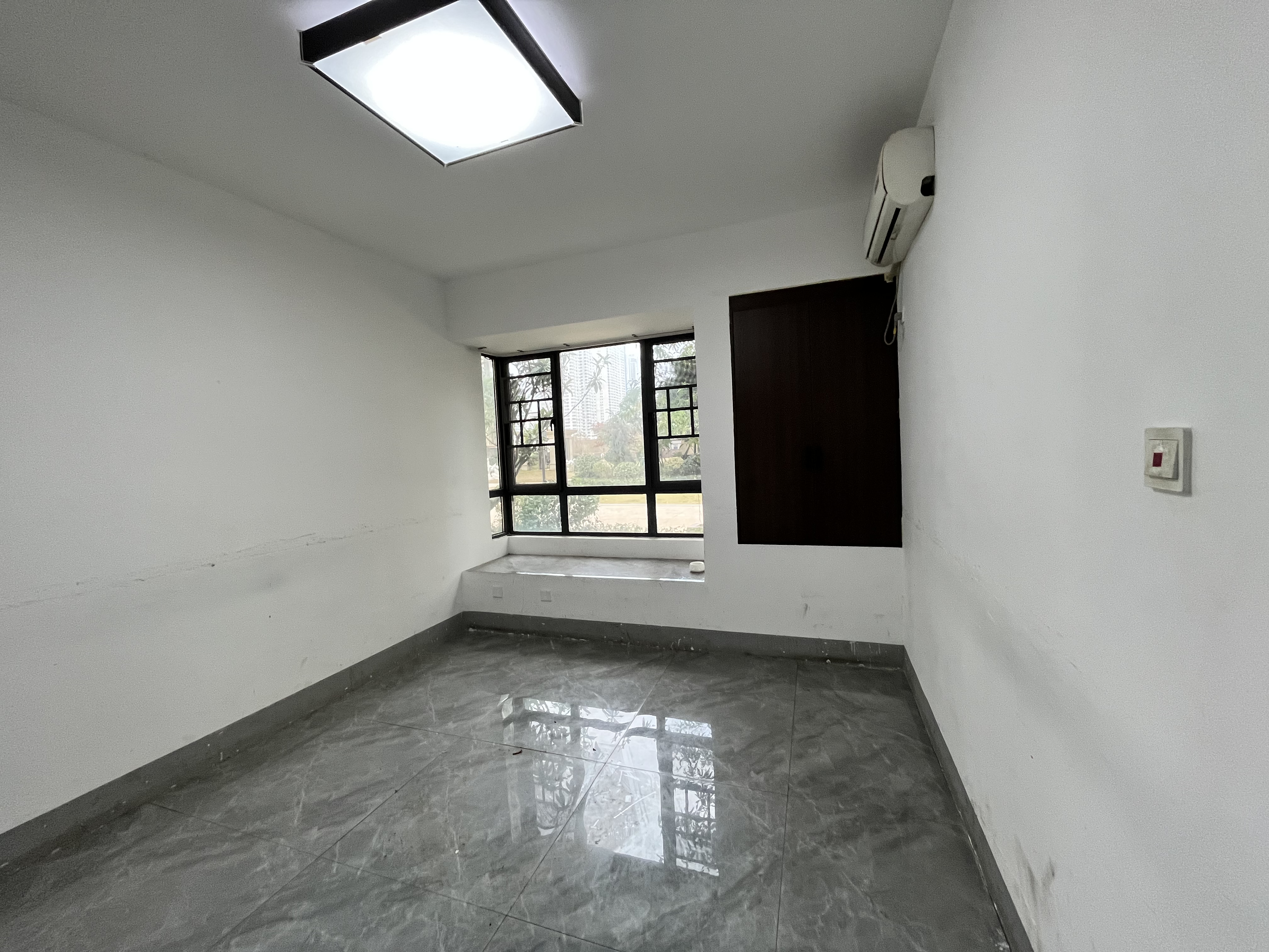 奥园养生城 4室2厅2卫 180.0万 奥园养生城 4室2厅2卫 180.0万室内图