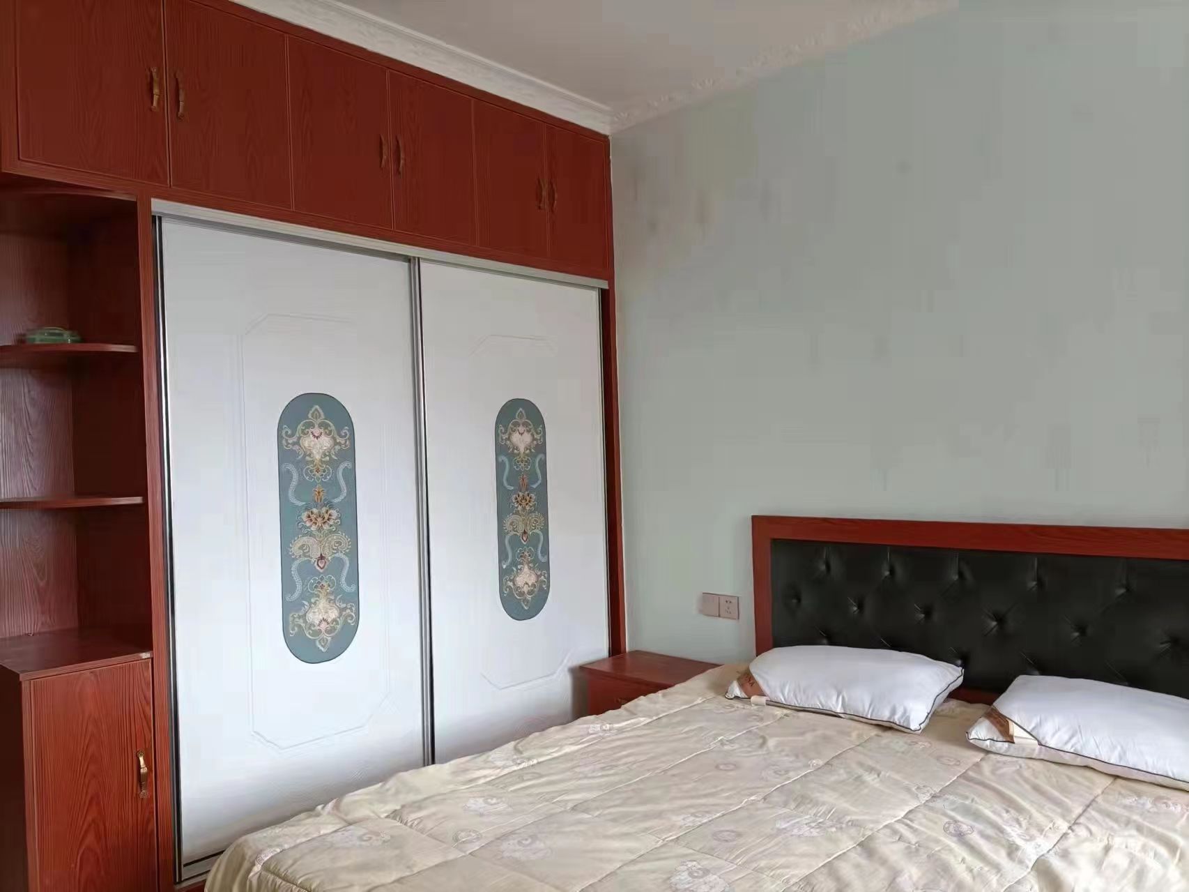 春和园  4室2厅2卫   2450.00元/月室内图1