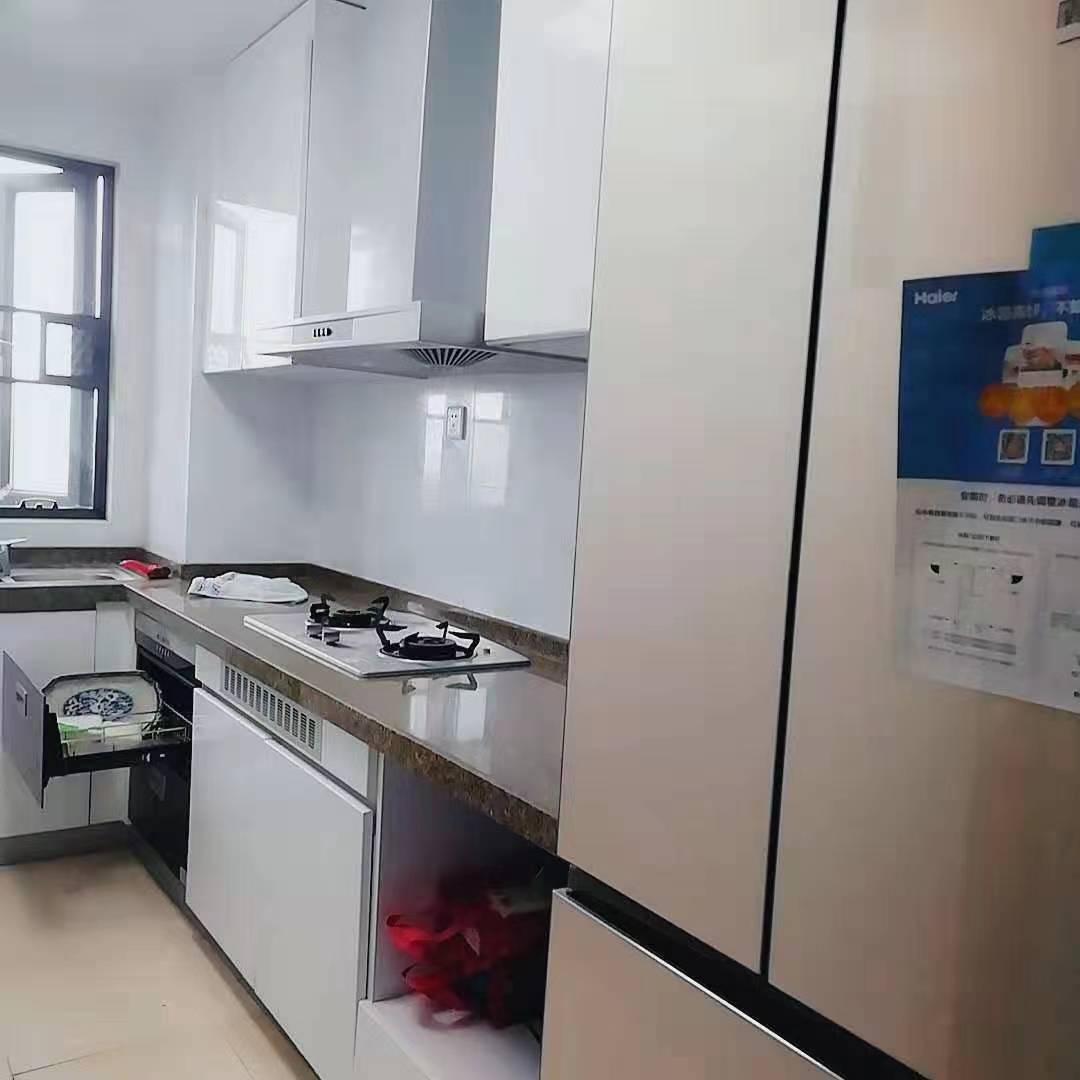 恒大南湖半岛  3室2厅2卫   2700.00元/月室内图