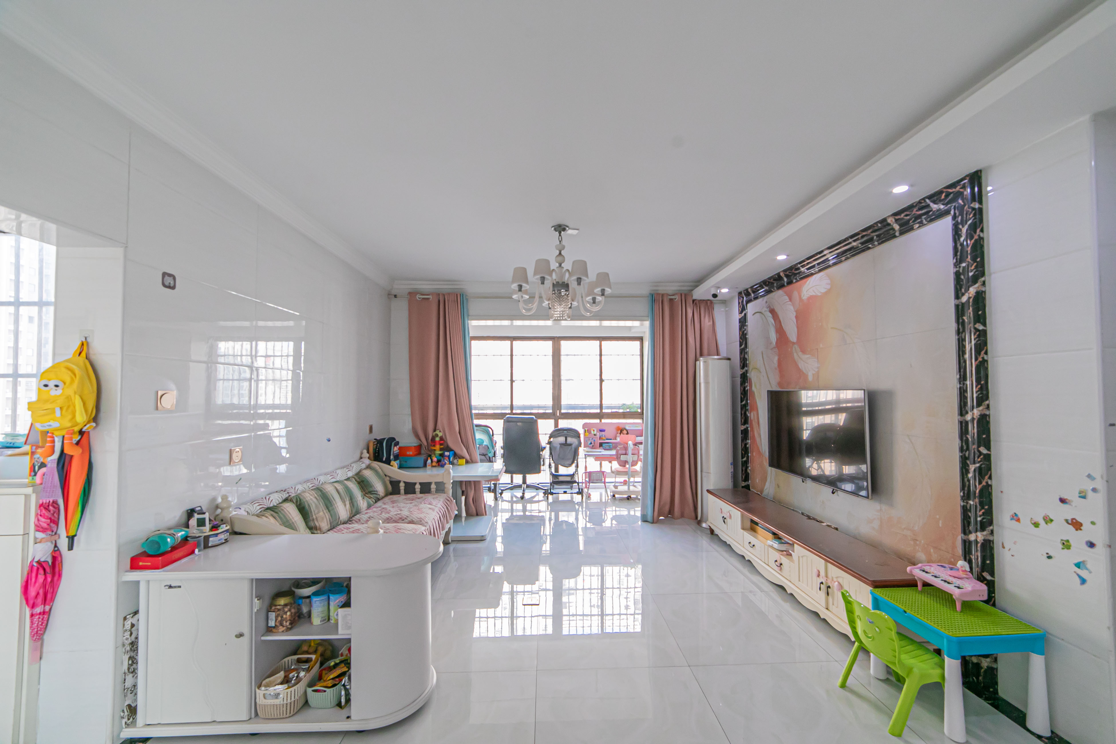 家和院  4室2厅1卫    118.0万 家和院  4室2厅1卫    118.0万客厅