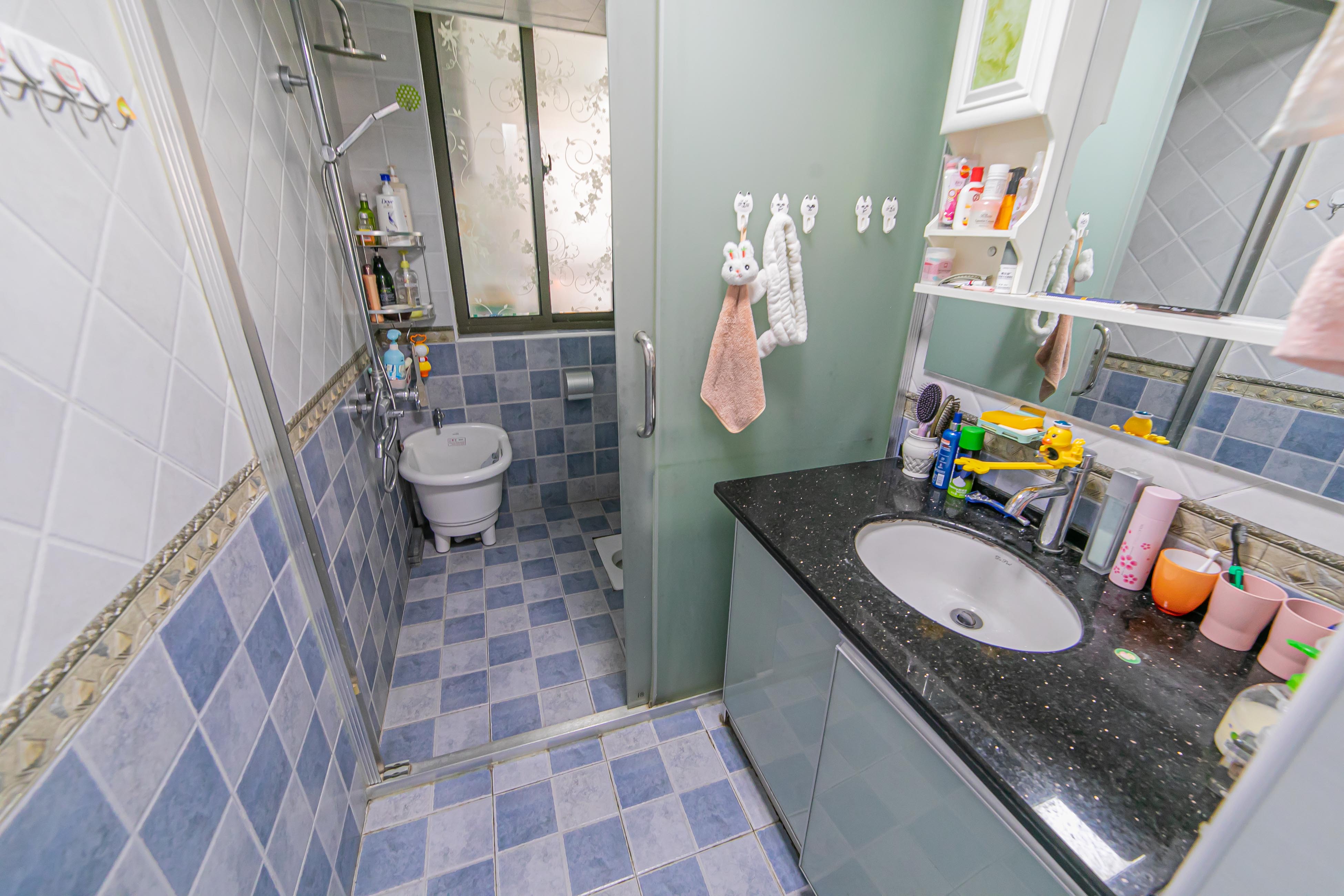 家和院  4室2厅1卫    118.0万 家和院  4室2厅1卫    118.0万卫生间