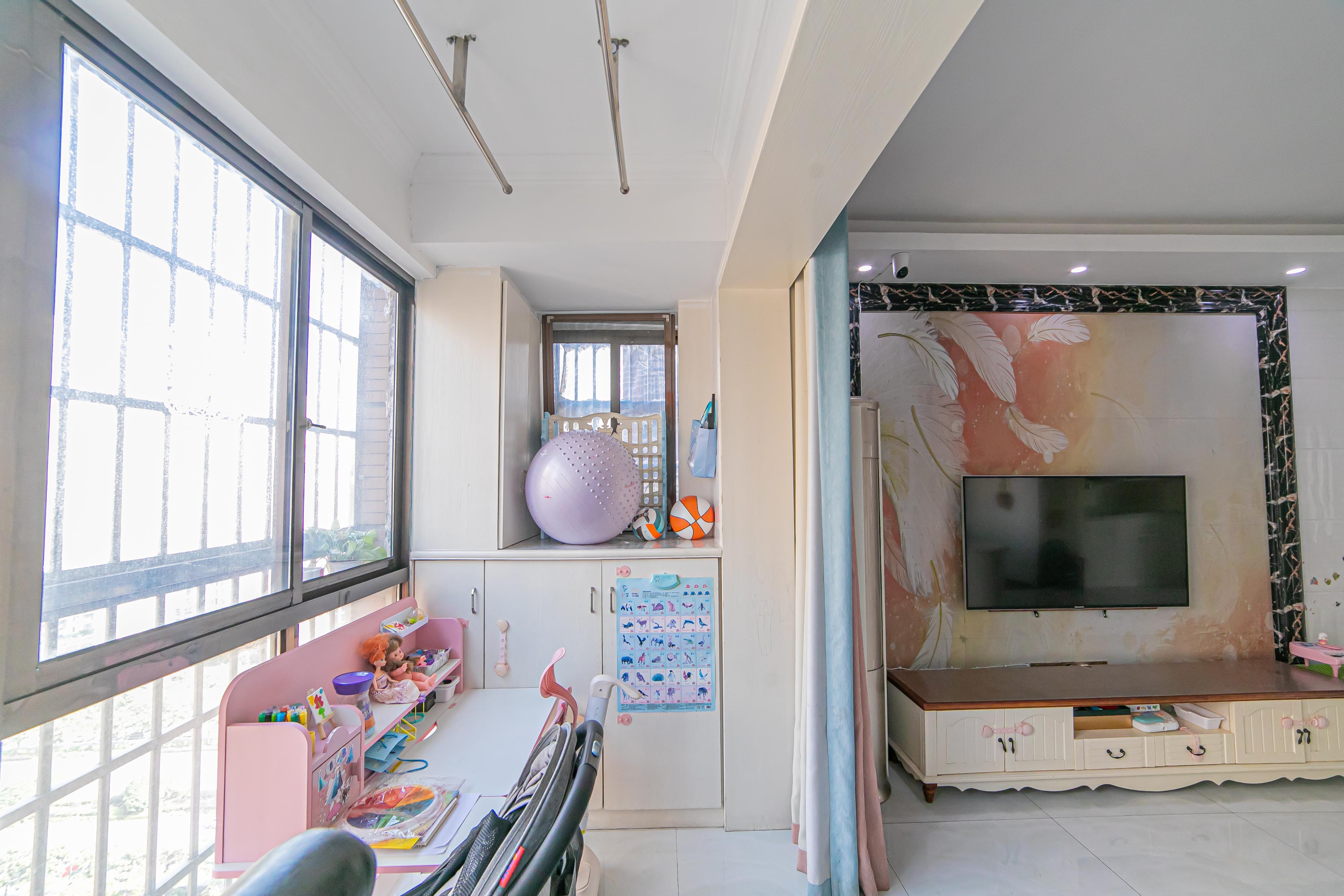 家和院  4室2厅1卫    118.0万 家和院  4室2厅1卫    118.0万阳台