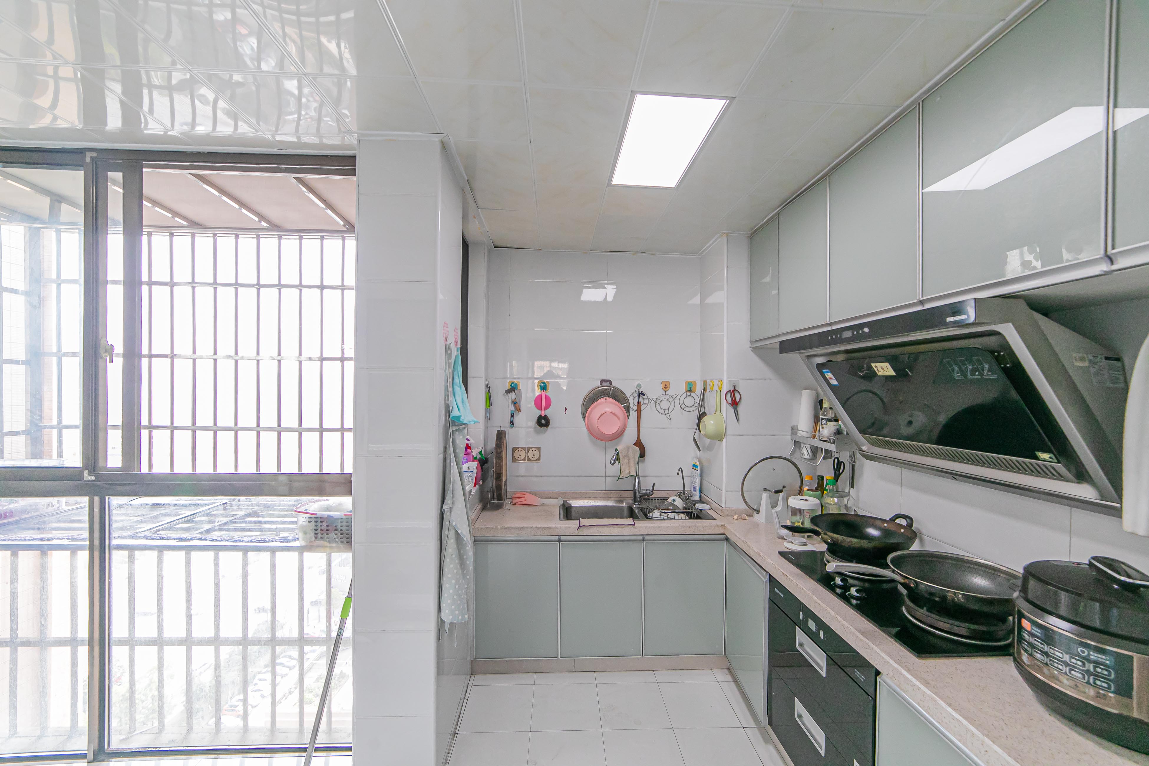 家和院  4室2厅1卫    118.0万 家和院  4室2厅1卫    118.0万厨房