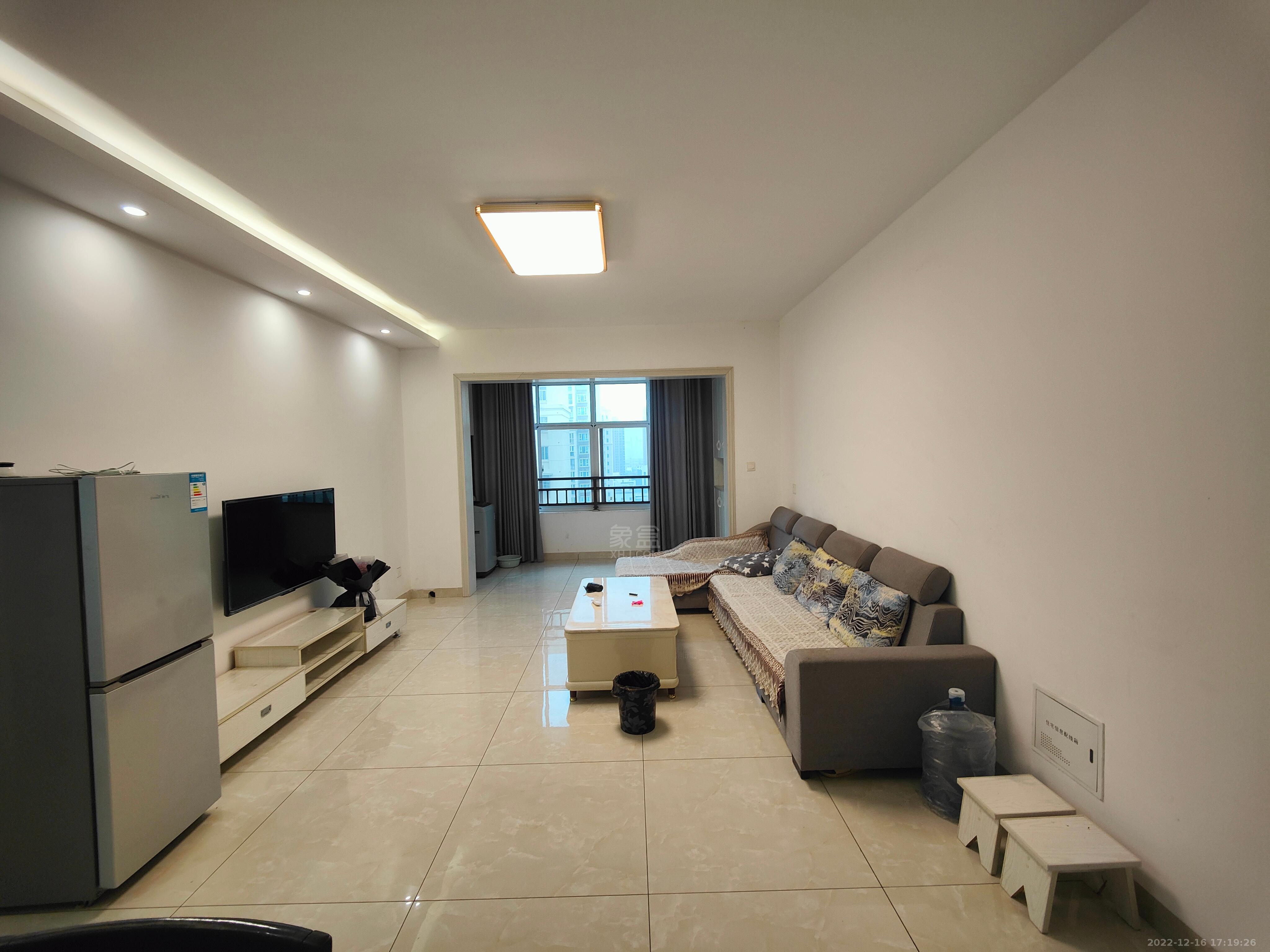 康馨佳园 3室2厅2卫 68.00万 康馨佳园 3室2厅2卫 68.00万室内图