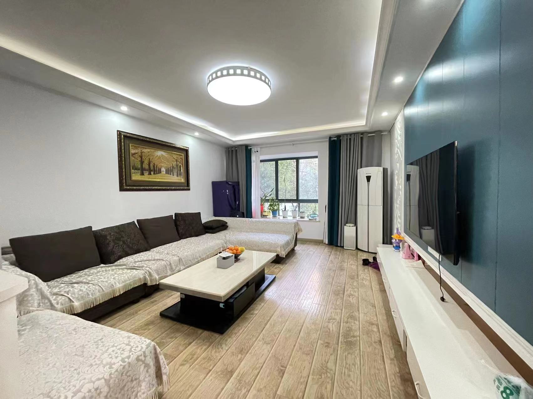 纳帕溪谷 3室2厅2卫 71.80万 纳帕溪谷 3室2厅2卫 71.80万客厅