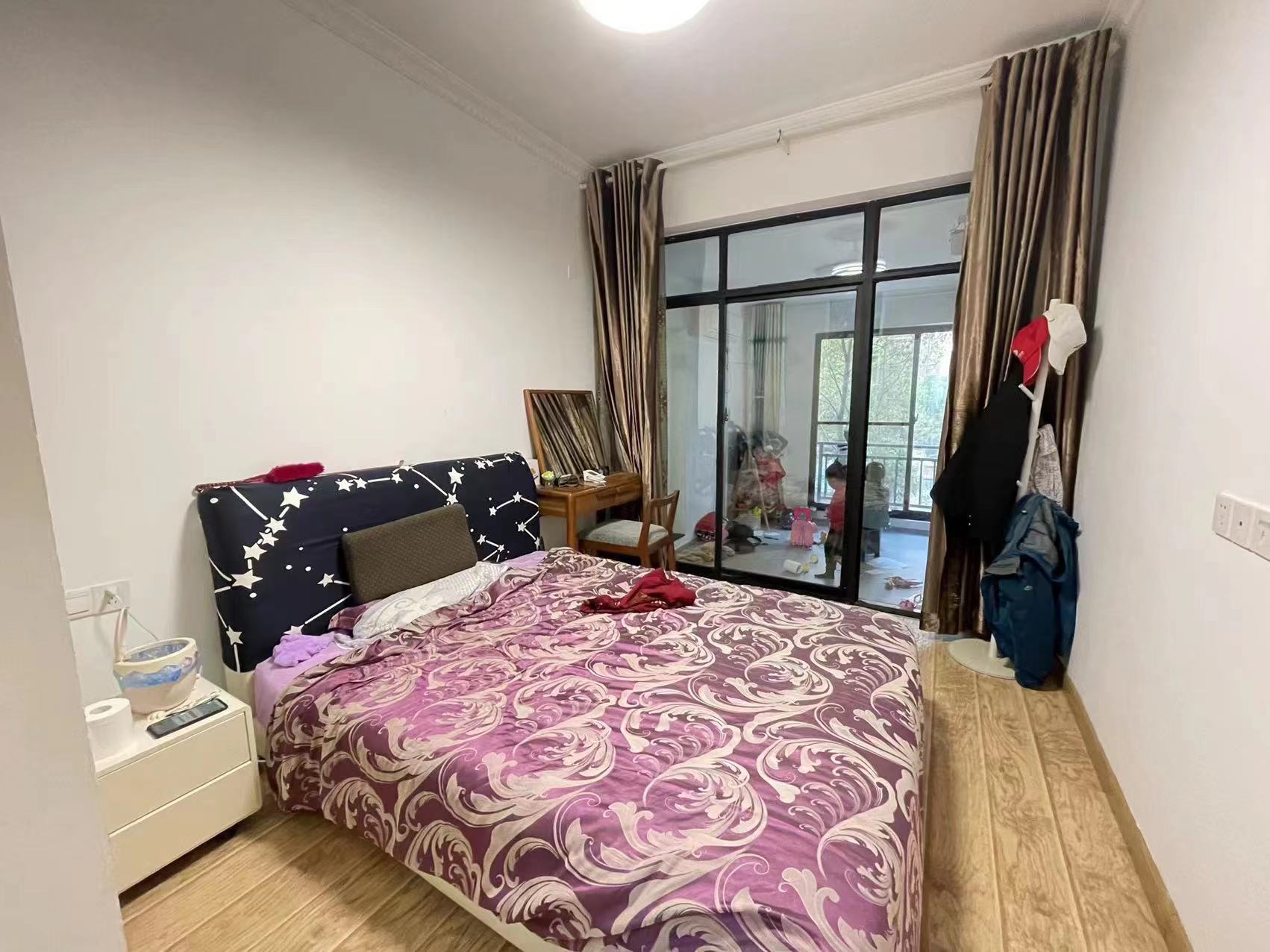 纳帕溪谷 3室2厅2卫 71.80万 纳帕溪谷 3室2厅2卫 71.80万客厅