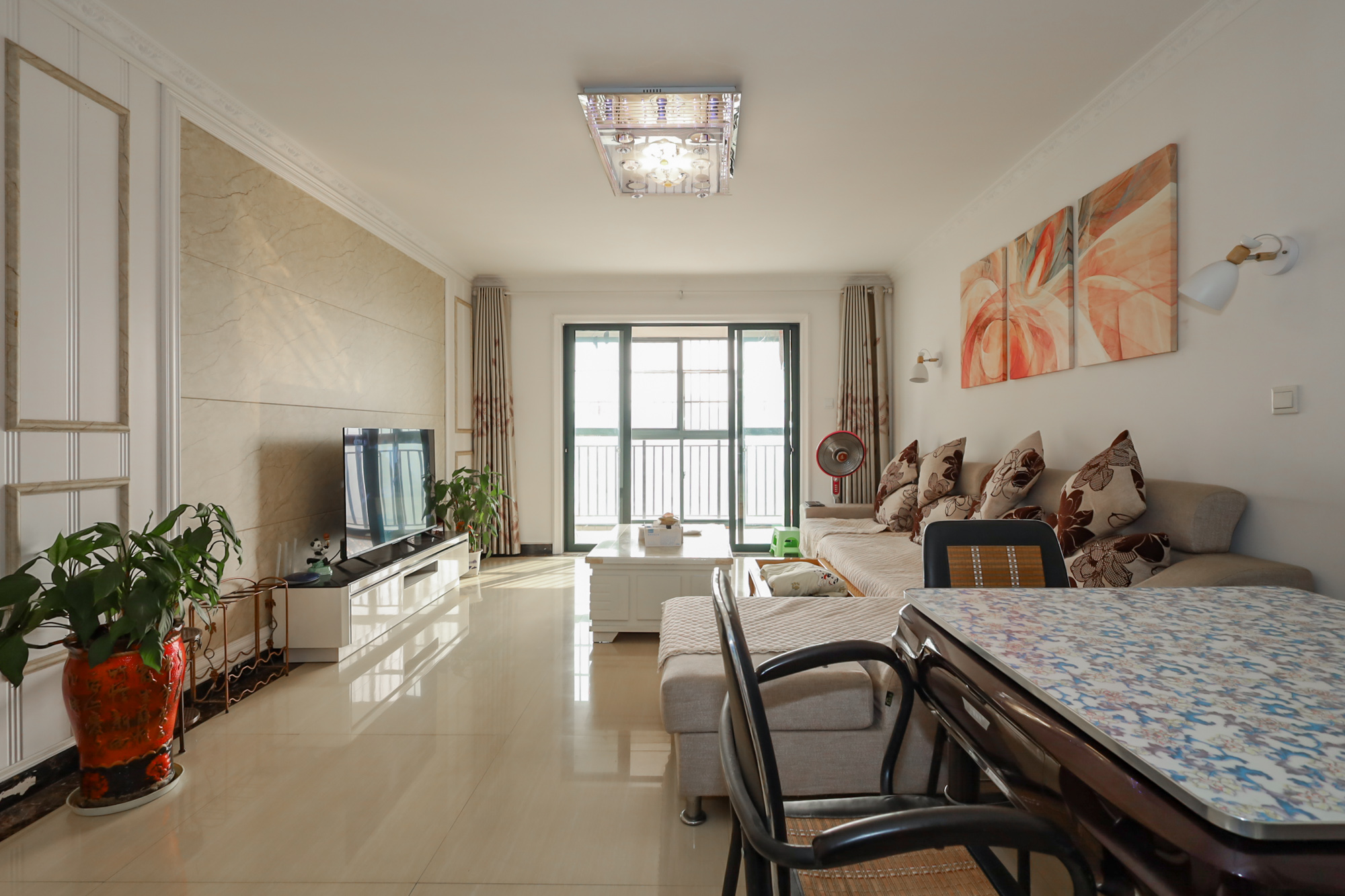 诚兴园 3室2厅2卫 102.0万 诚兴园 3室2厅2卫 102.0万客厅