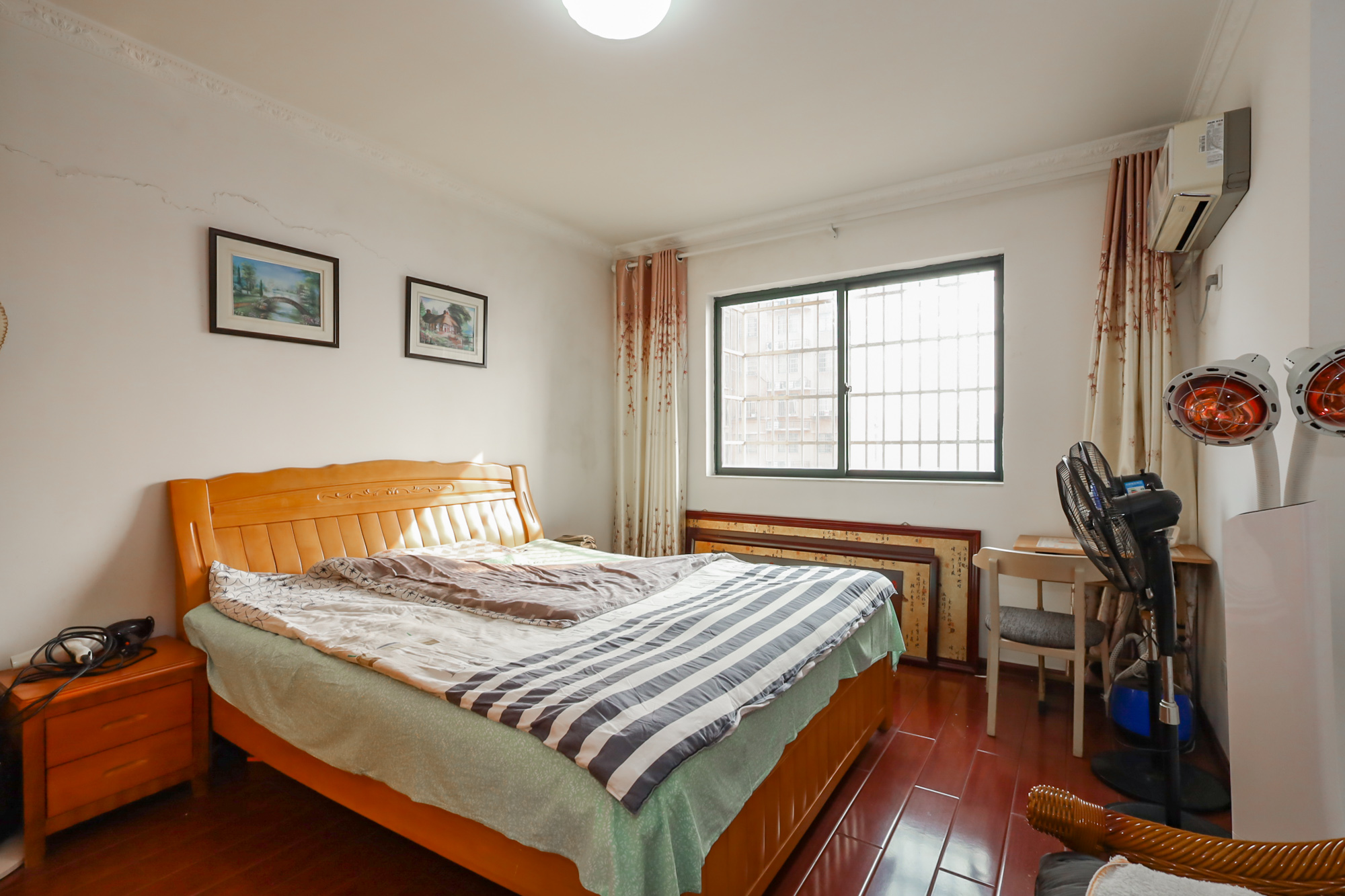 诚兴园 3室2厅2卫 102.0万 诚兴园 3室2厅2卫 102.0万卧室