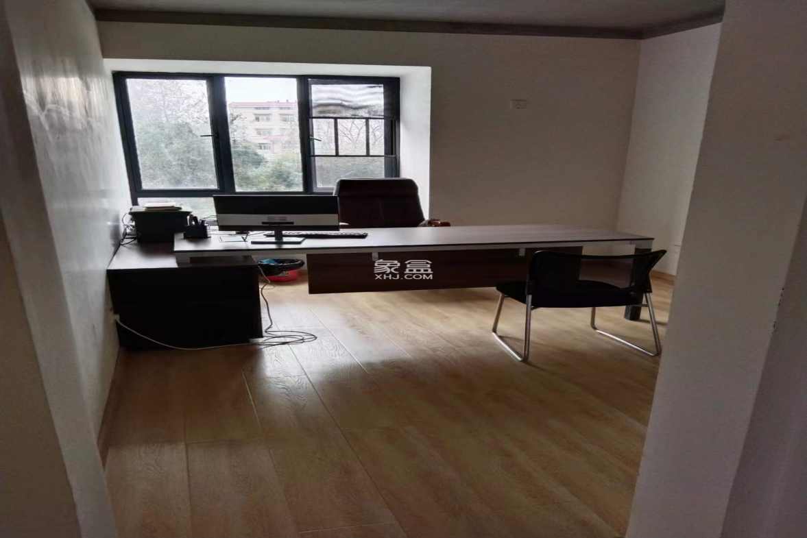 红旗北路散盘 3室2厅1卫 76.0万 红旗北路散盘 3室2厅1卫 76.0万室内图