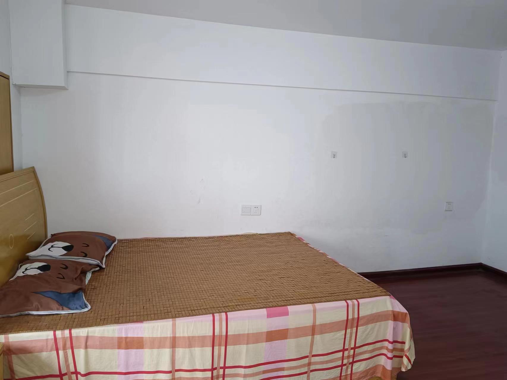 龙泰上品 1室1厅1卫 1200.0元/月 龙泰上品 1室1厅1卫 1200.0元/月室内图