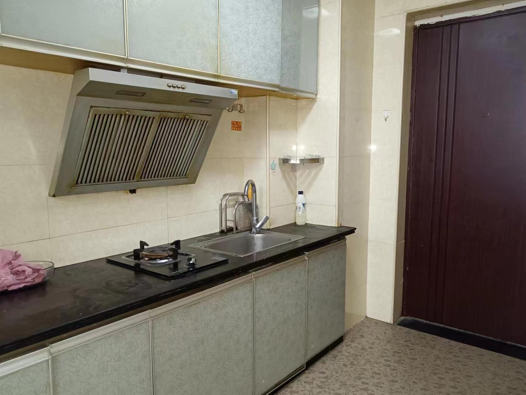 龙泰上品 1室1厅1卫 1200.0元/月 龙泰上品 1室1厅1卫 1200.0元/月室内图