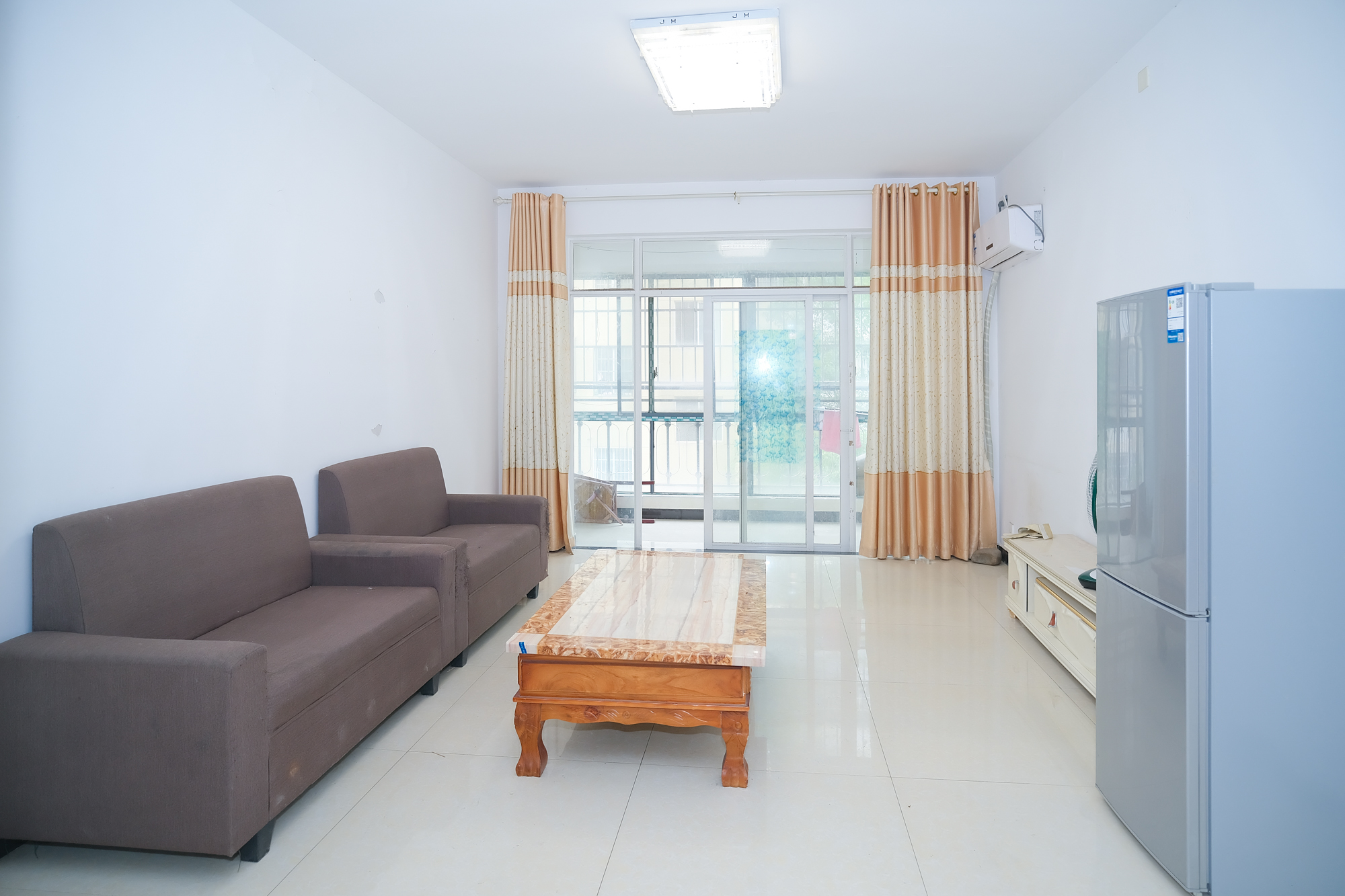 红树湾  2室2厅1卫    49.9万 红树湾  2室2厅1卫    49.9万客厅