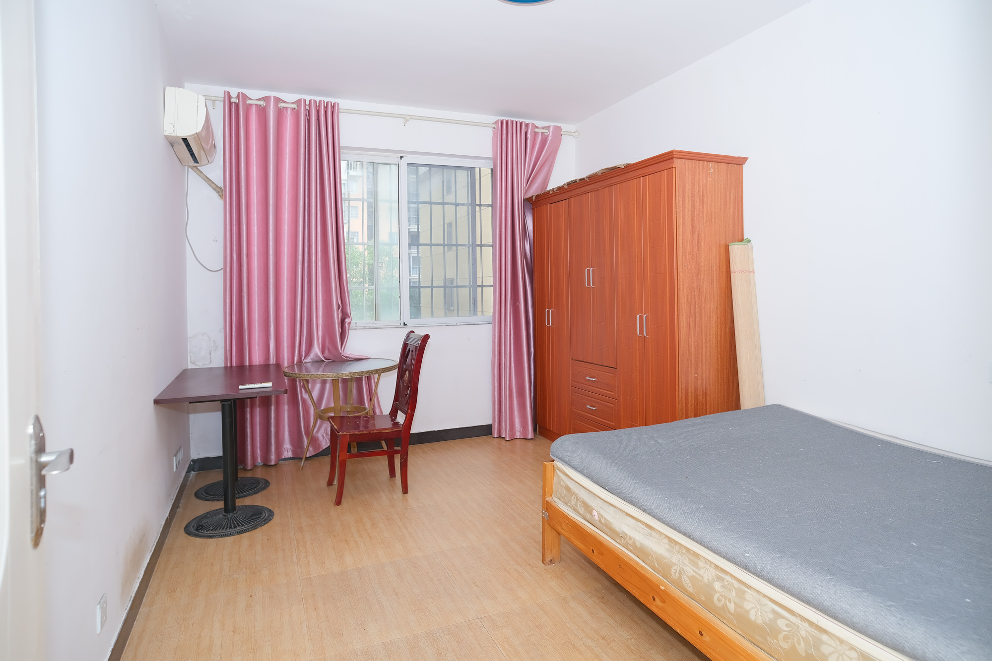 红树湾  2室2厅1卫    49.9万 红树湾  2室2厅1卫    49.9万卧室