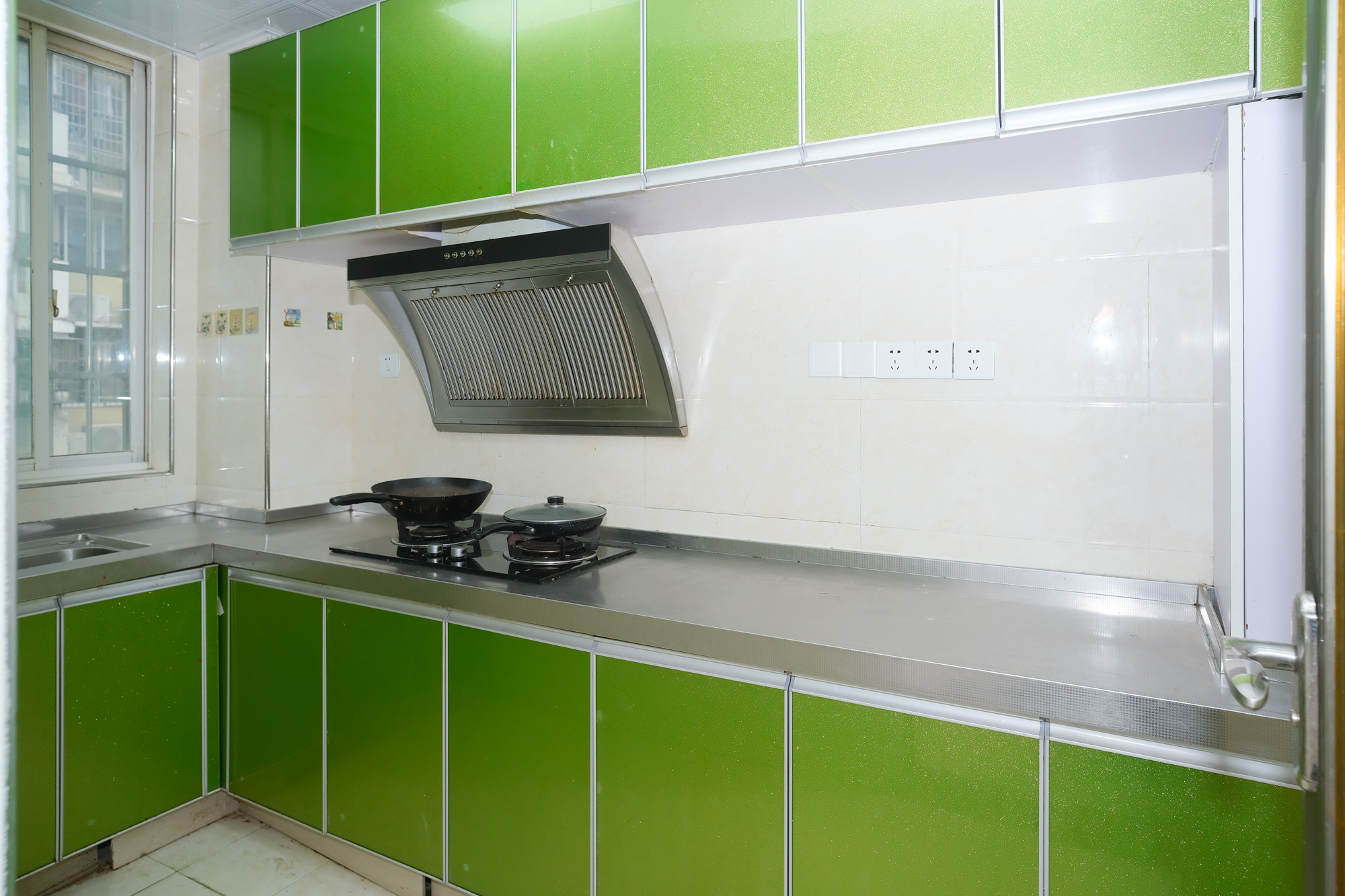 红树湾  2室2厅1卫    49.9万 红树湾  2室2厅1卫    49.9万厨房