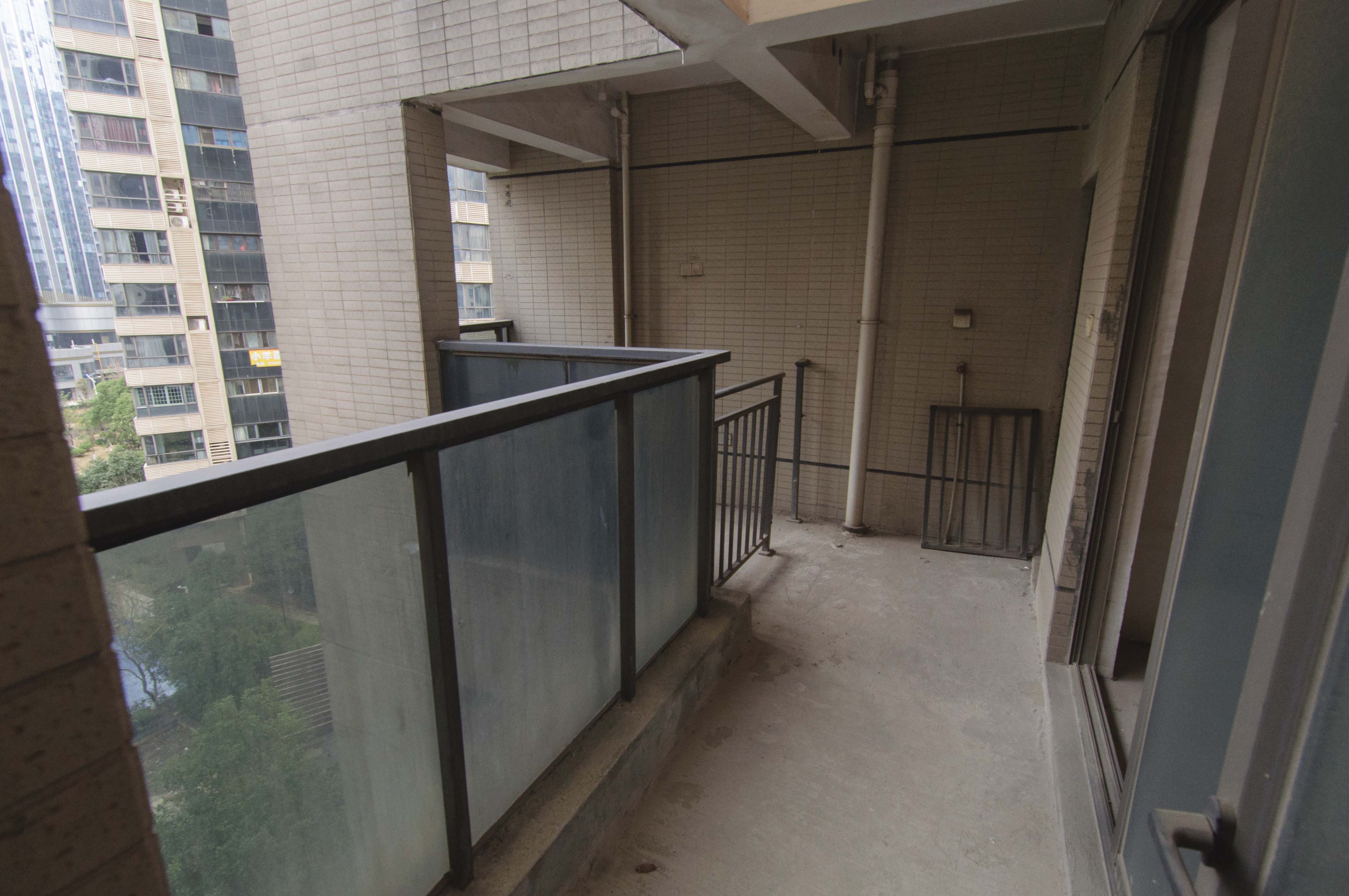 通用时代国际社区  5室2厅2卫   380.00万其他