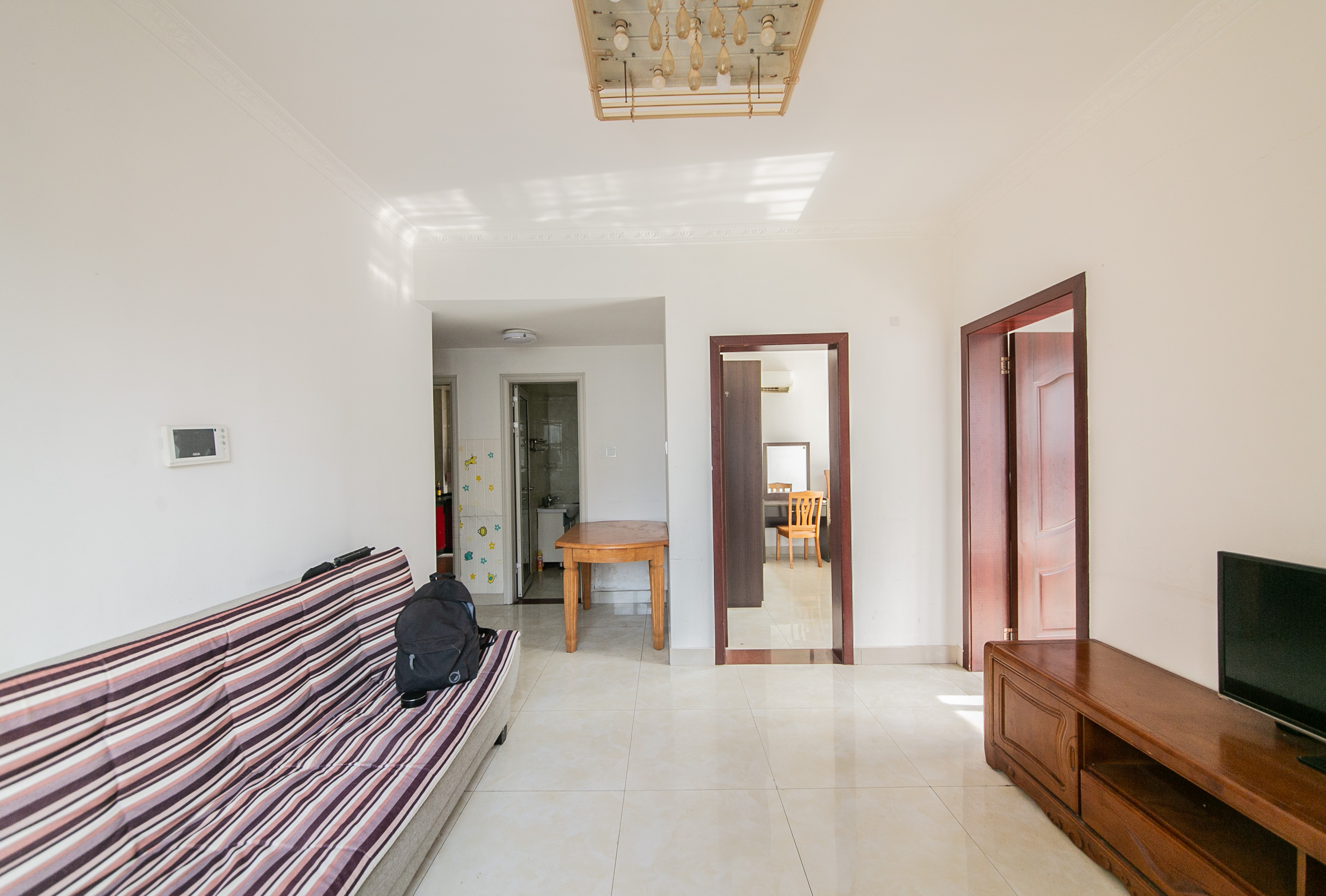 秀峰景园（领秀峰）  1室1厅1卫    48.0万客厅