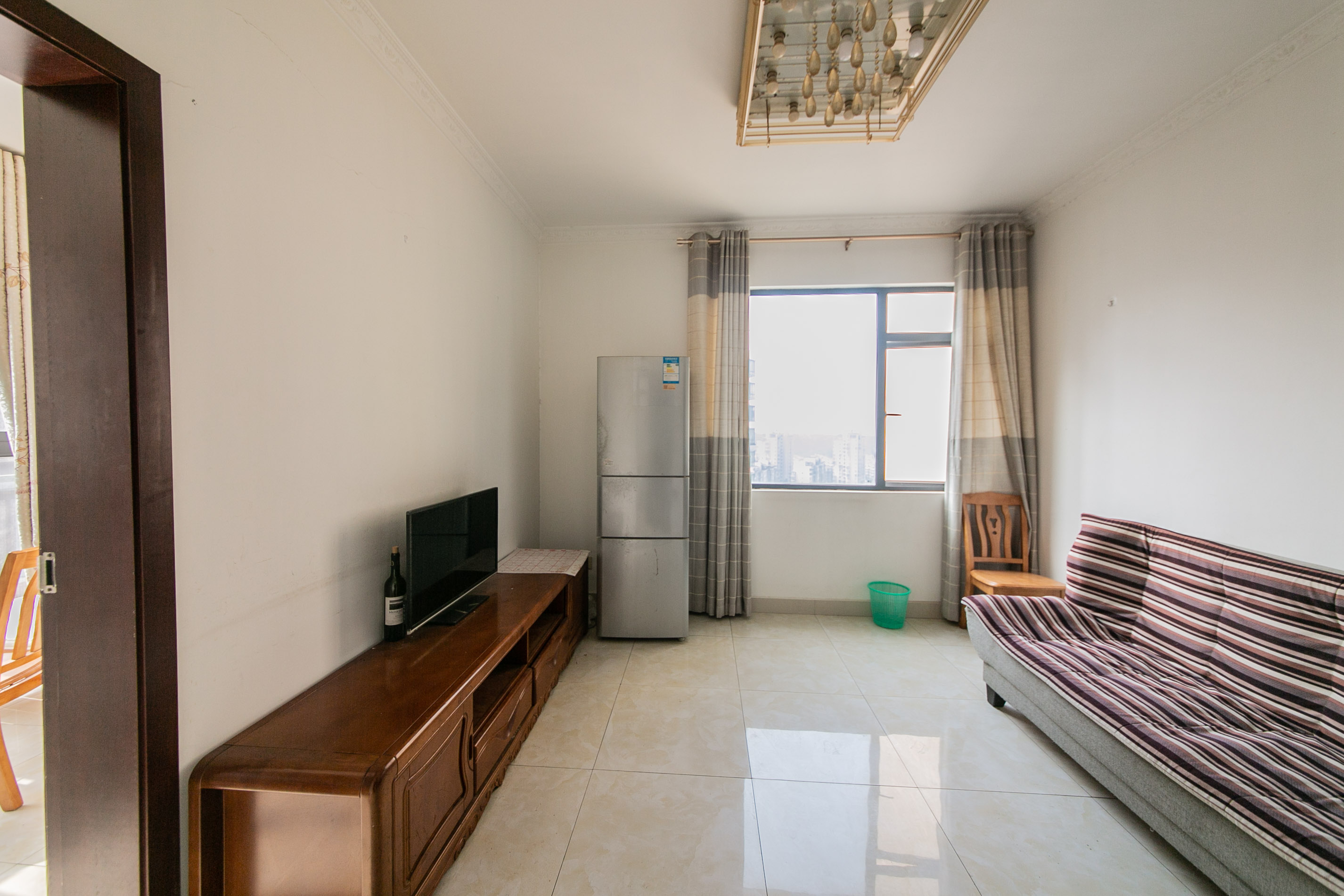 秀峰景园（领秀峰）  1室1厅1卫    48.0万卧室