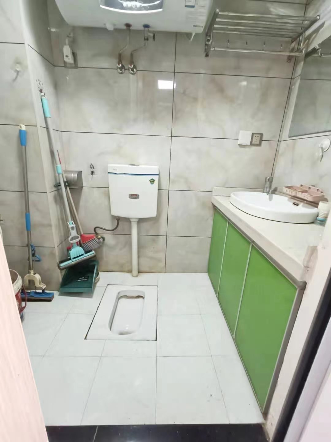 凯旋名门人民中路1006号 1室1厅1卫 26.0万 凯旋名门人民中路1006号 1室1厅1卫 26.0万室内图