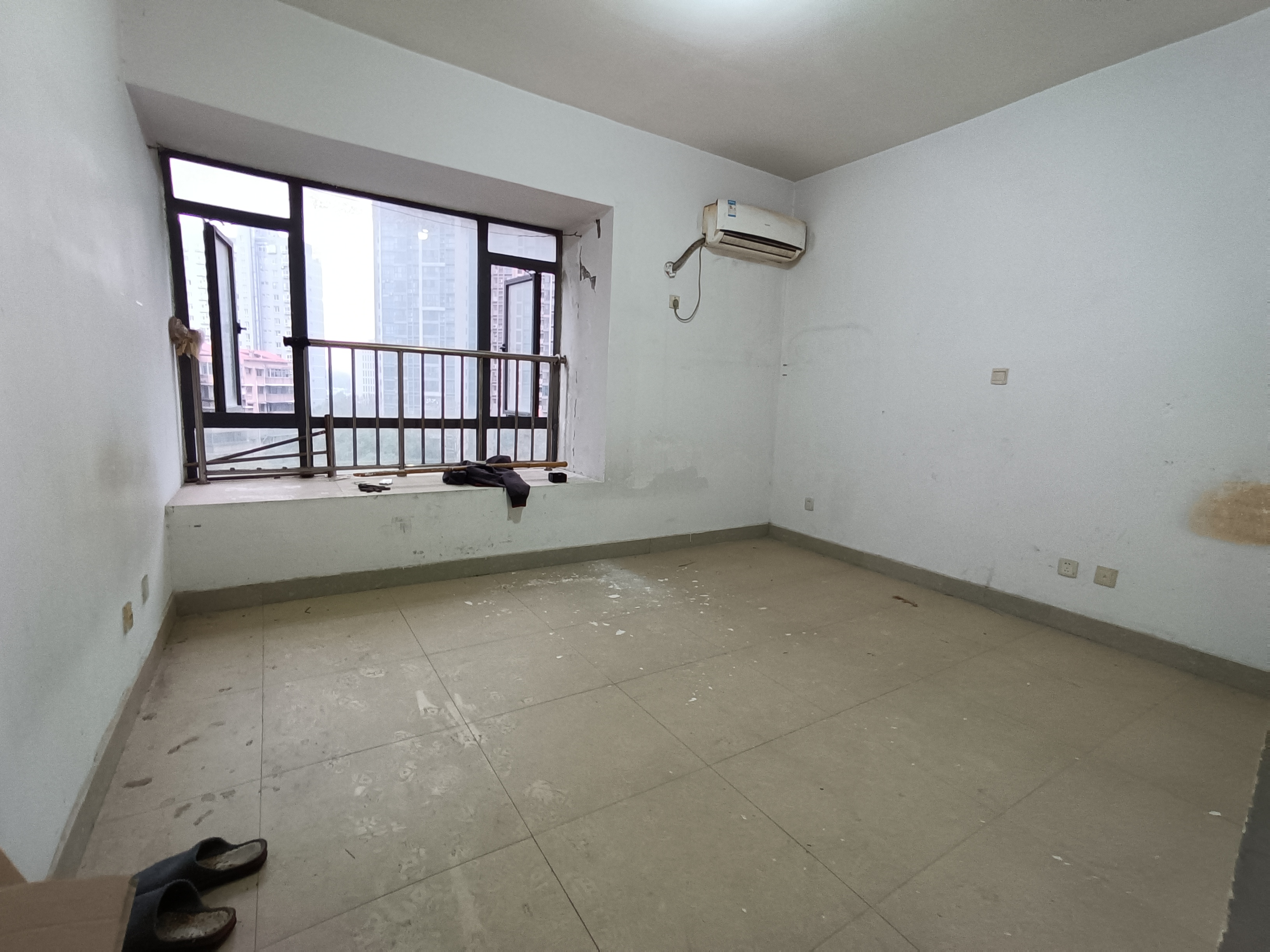 流金岁月-华晨国际 3室2厅2卫 89.8万 流金岁月-华晨国际 3室2厅2卫 89.8万室内图