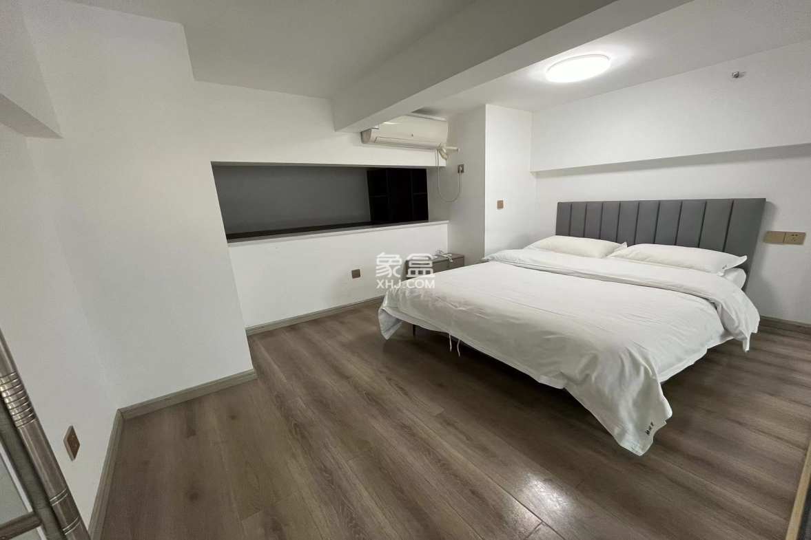 朗廷览江  2室1厅1卫    49.0万 朗廷览江  2室1厅1卫    49.0万室内图