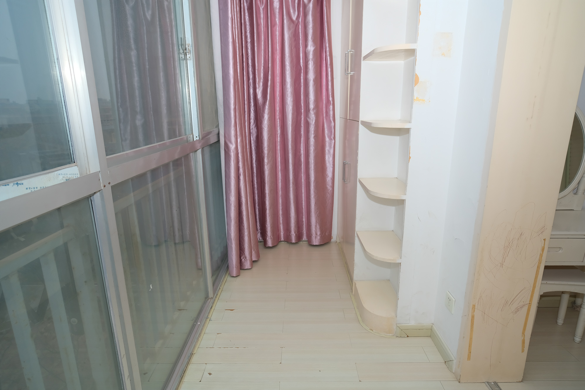 山水湾 2室2厅1卫 70.0万 山水湾 2室2厅1卫 70.0万阳台