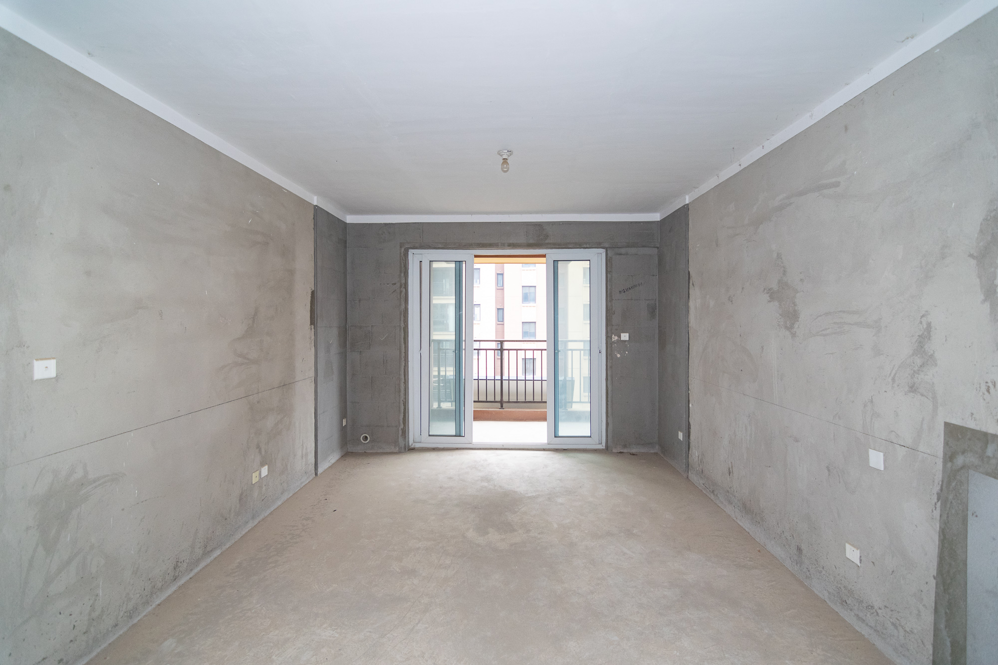 新城国际花都 3室2厅2卫 85.0万 新城国际花都 3室2厅2卫 85.0万客厅