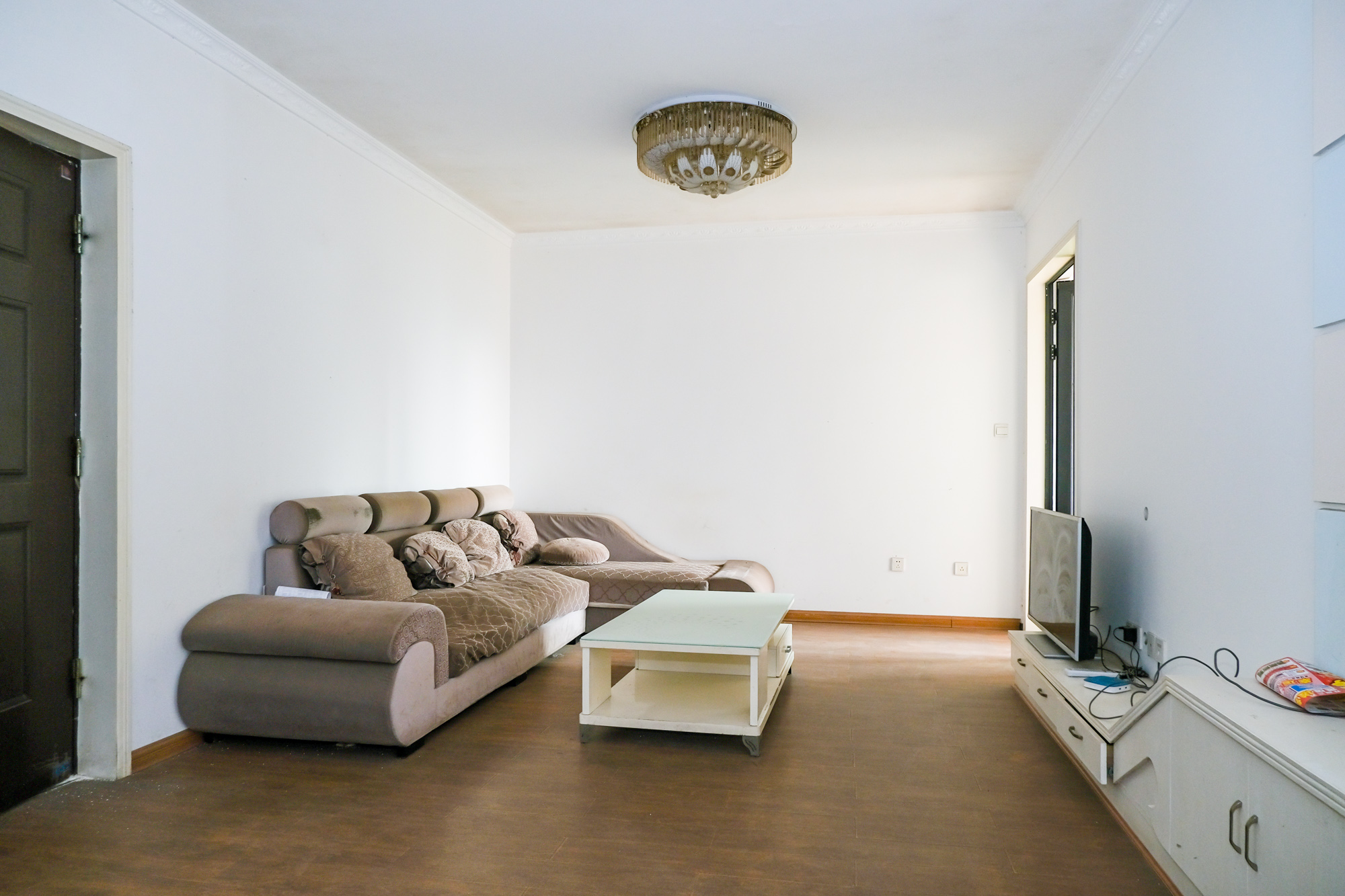 三一街区 3室2厅1卫 75.72万 三一街区 3室2厅1卫 75.72万客厅