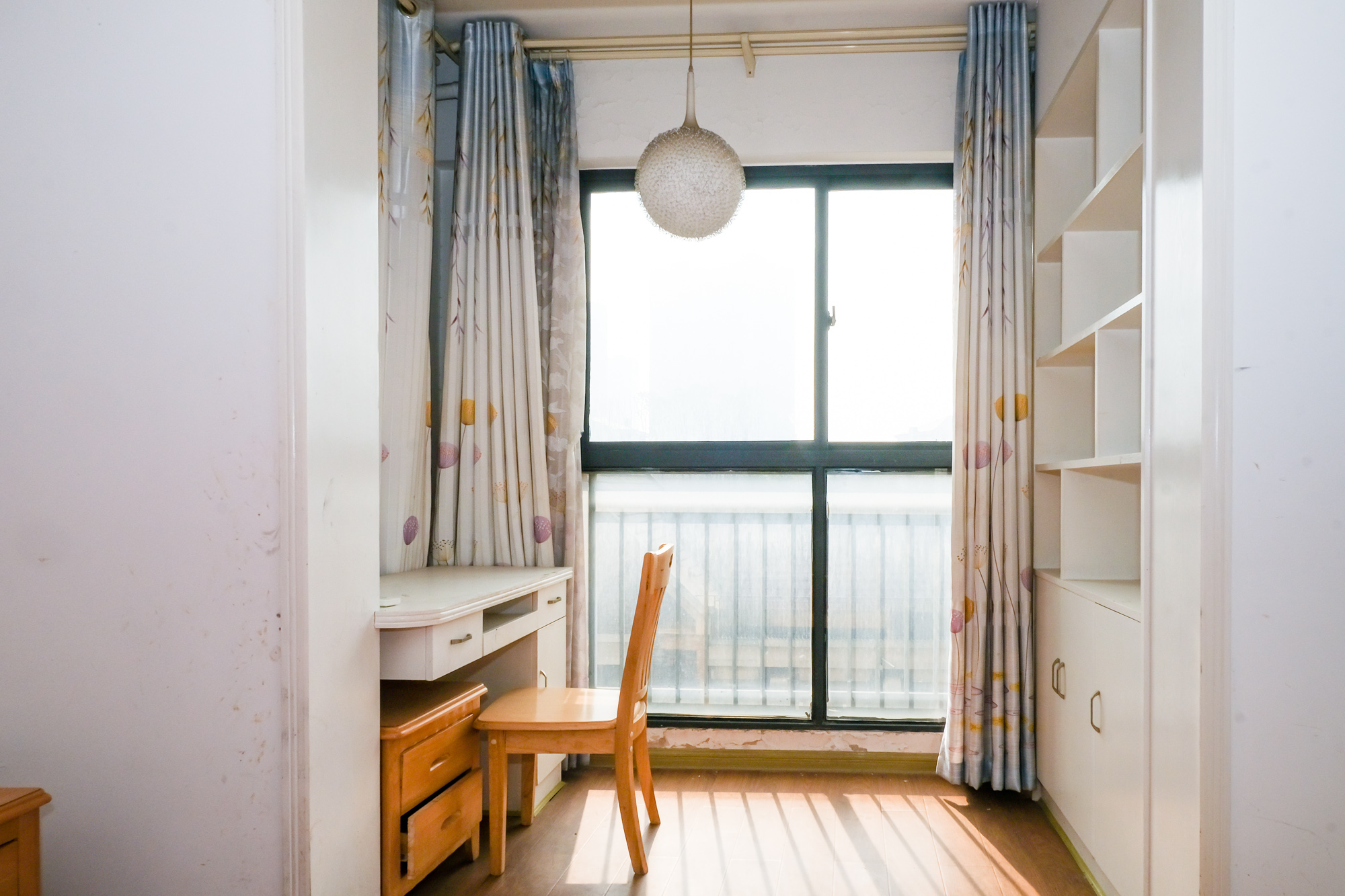 三一街区 3室2厅1卫 75.72万 三一街区 3室2厅1卫 75.72万阳台