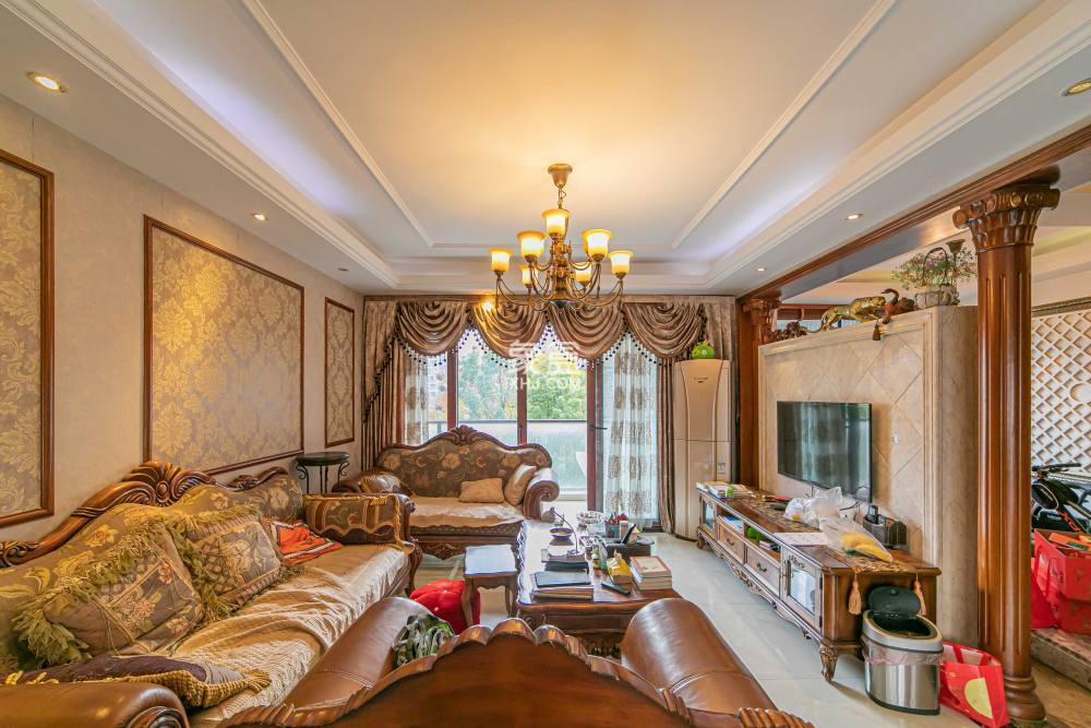 恒基凯旋门一二期 4室2厅 212.00万