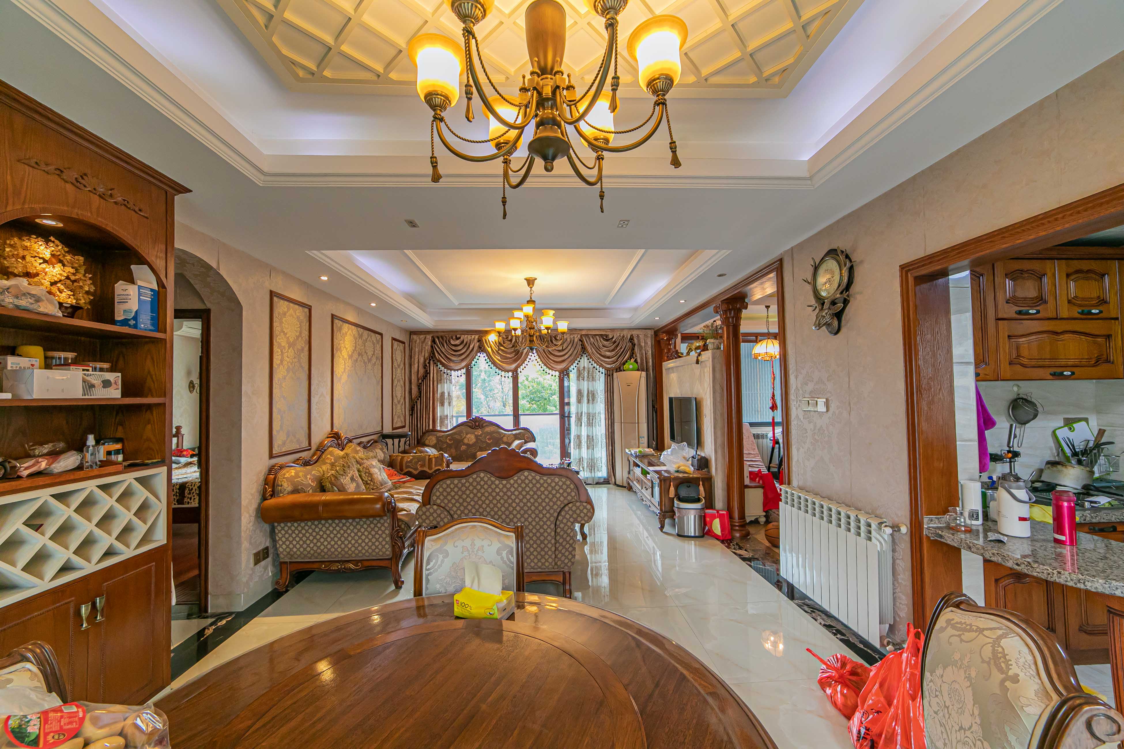 恒基凯旋门一二期  4室2厅2卫    212.0万客厅