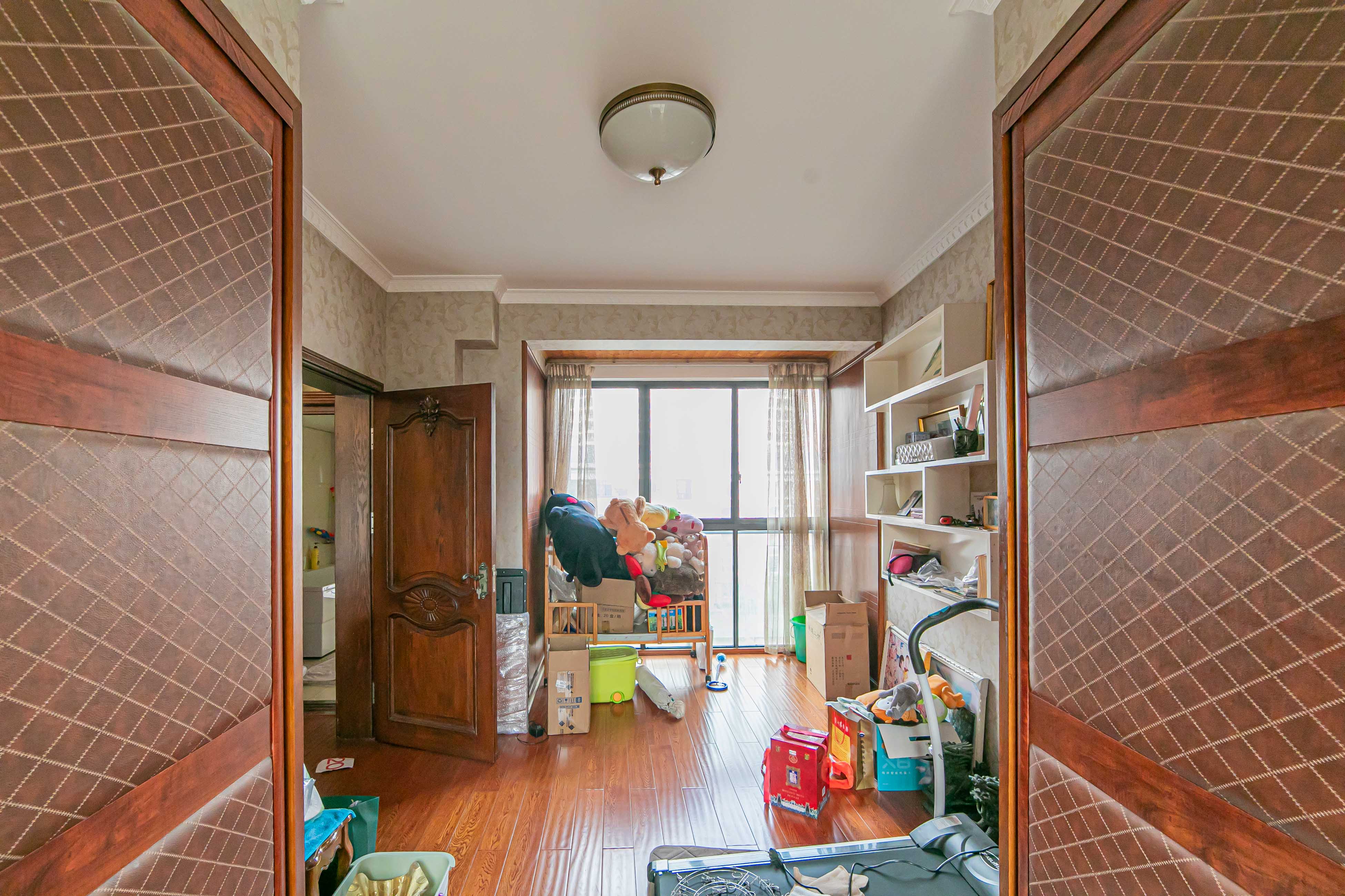 恒基凯旋门一二期  4室2厅2卫    212.0万其他