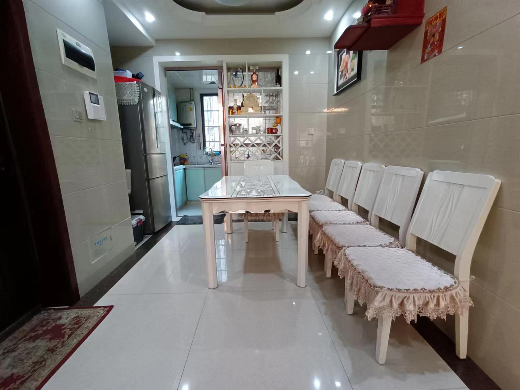 百江花园 3室2厅2卫 68.00万 百江花园 3室2厅2卫 68.00万室内图