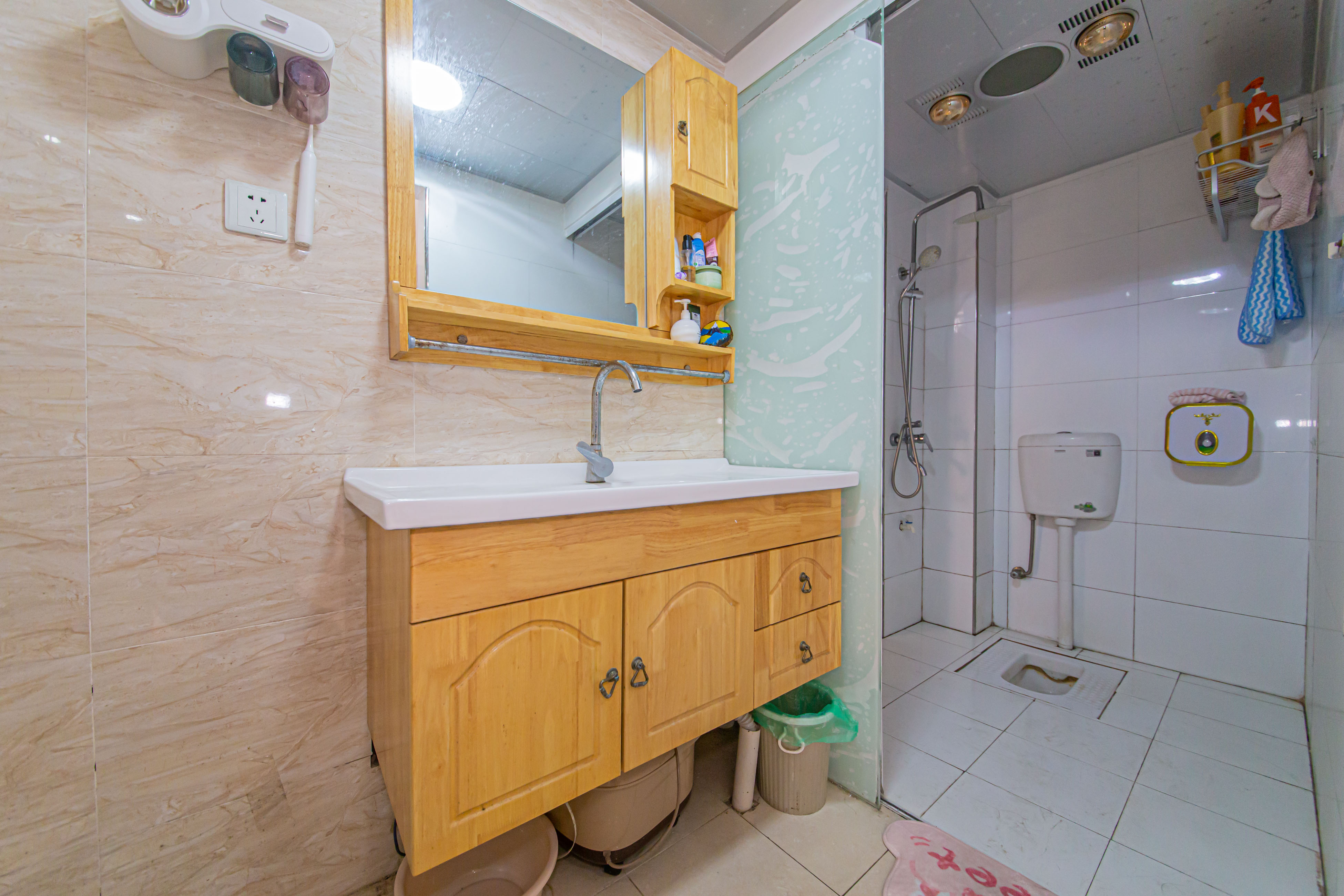 中信文化广场(中信新城二期) 2室1厅1卫 39.00万 中信文化广场(中信新城二期) 2室1厅1卫 39.00万卫生间